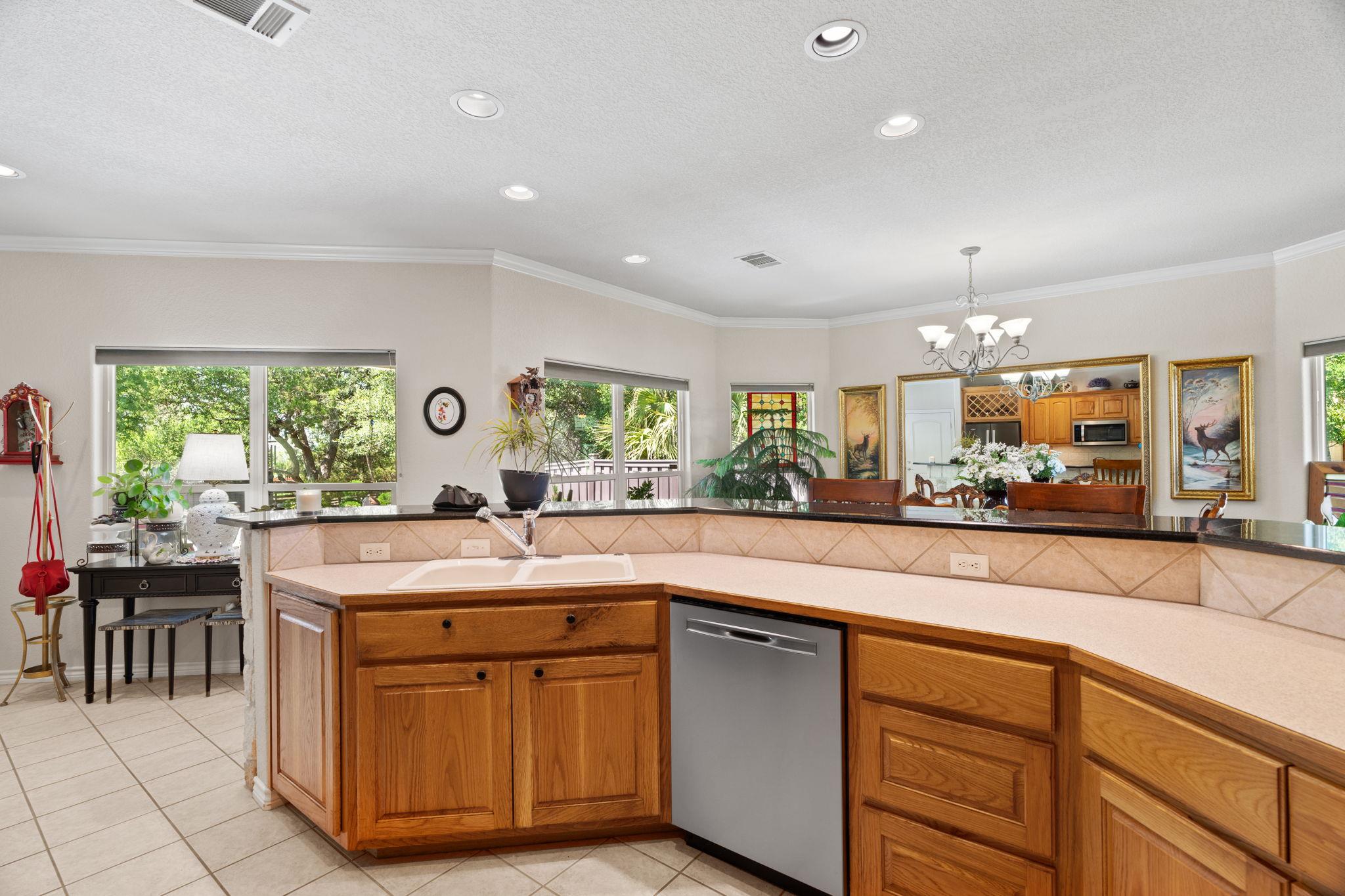 813 Lacey Oak Cir, Marble Falls, TX 78654