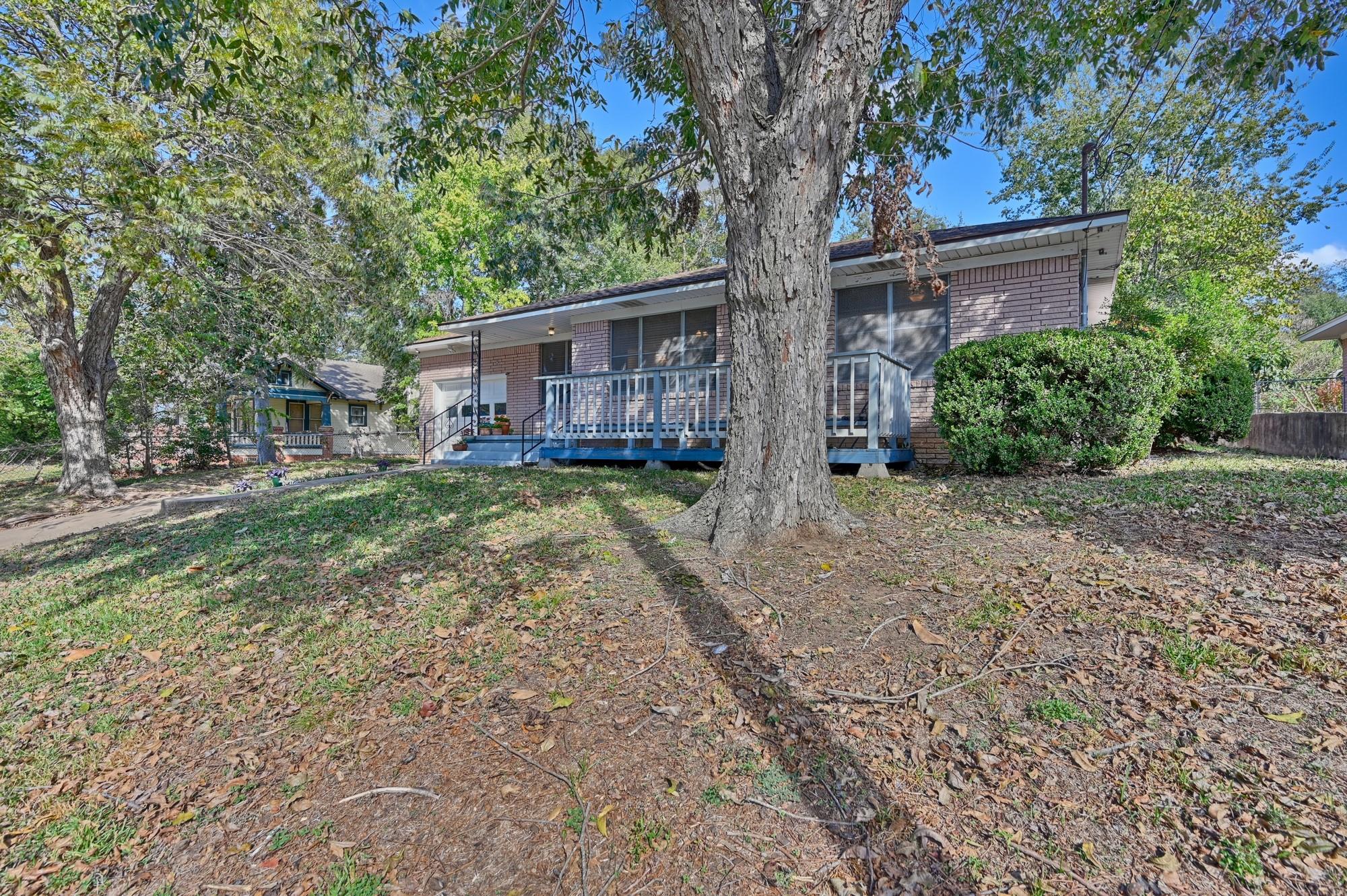 1703 S Day St, Brenham, TX 77833