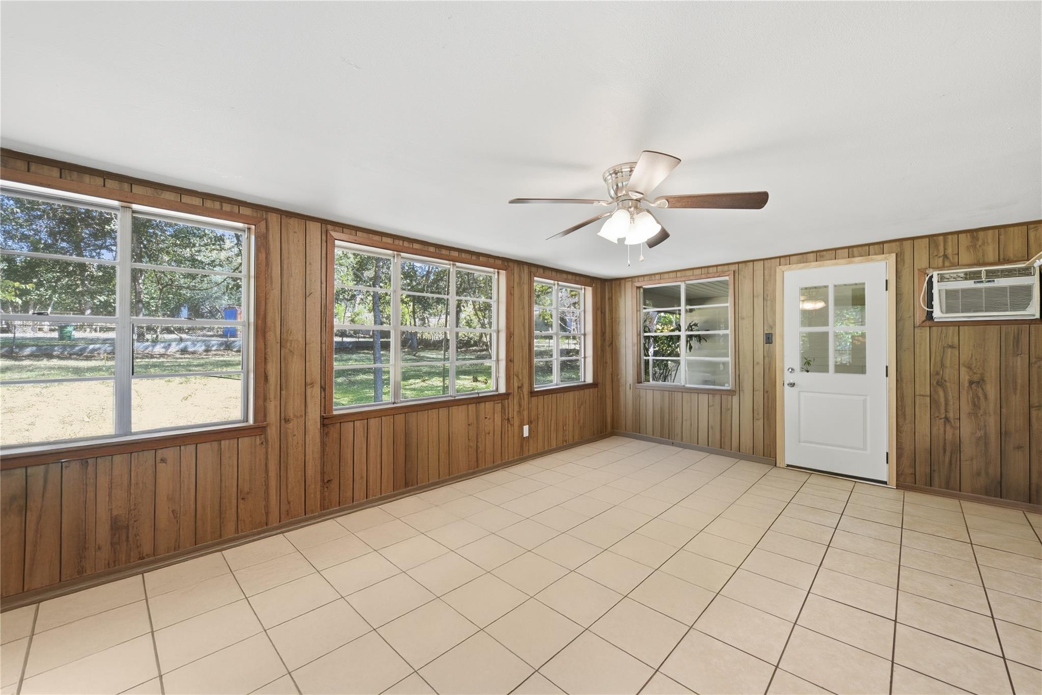 1703 S Day St, Brenham, TX 77833