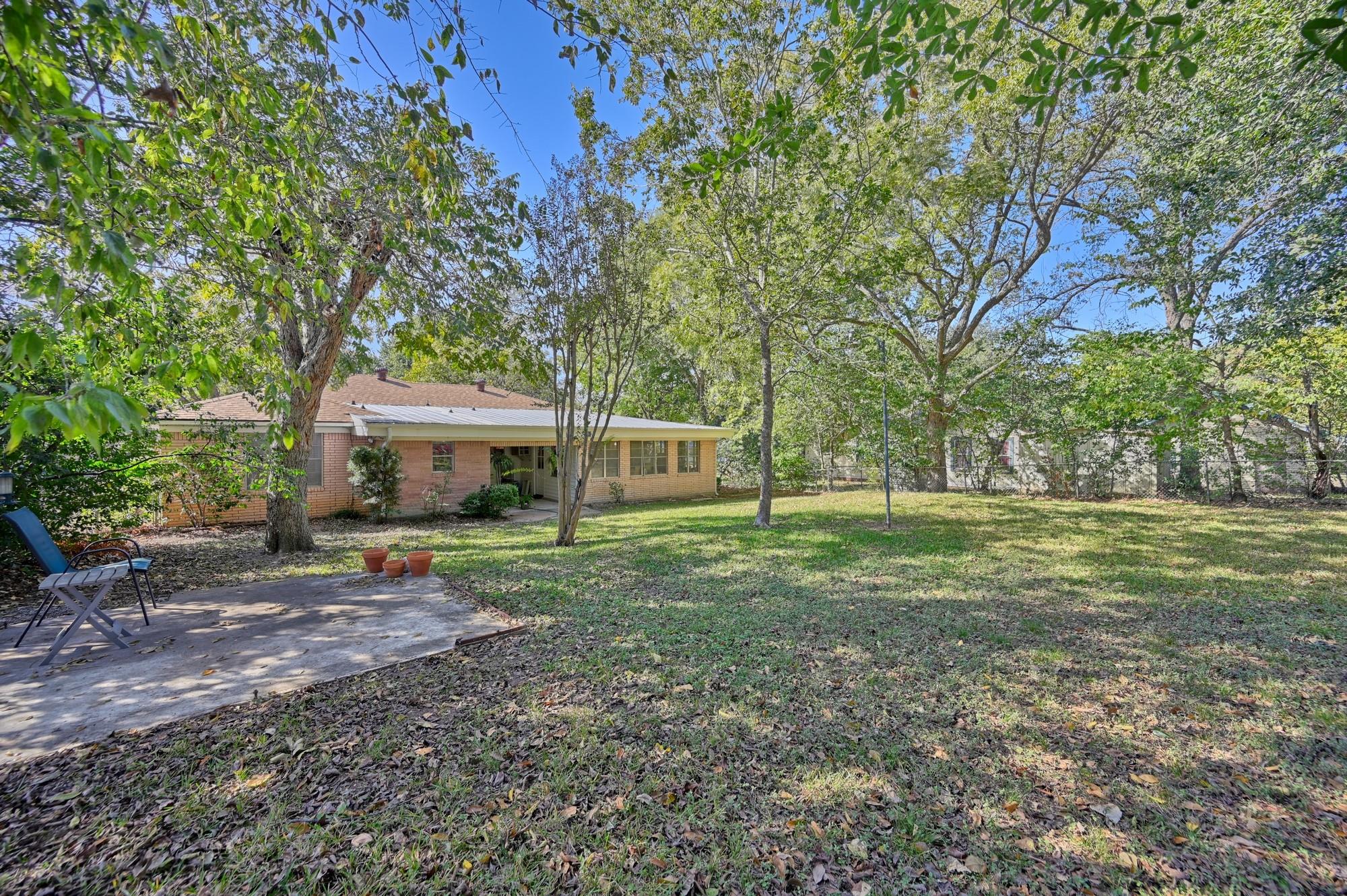 1703 S Day St, Brenham, TX 77833
