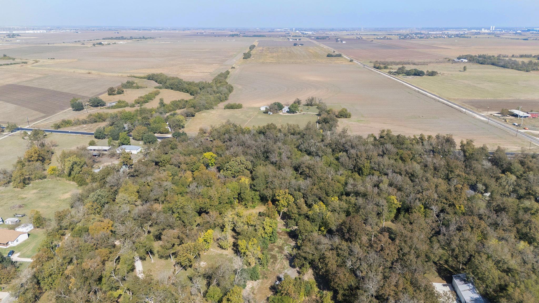 75 County Road 129, Taylor, TX 76574