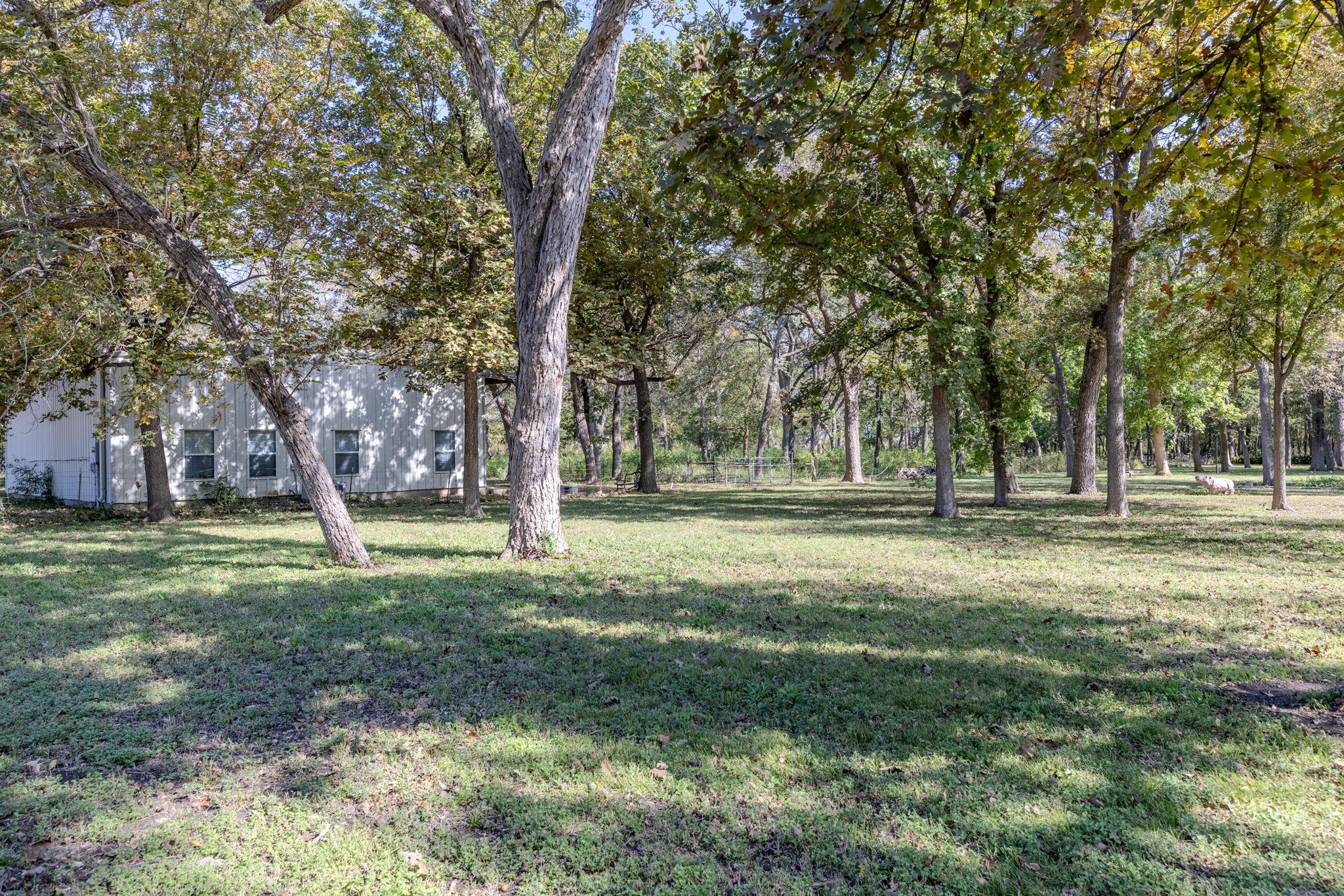 75 County Road 129, Taylor, TX 76574