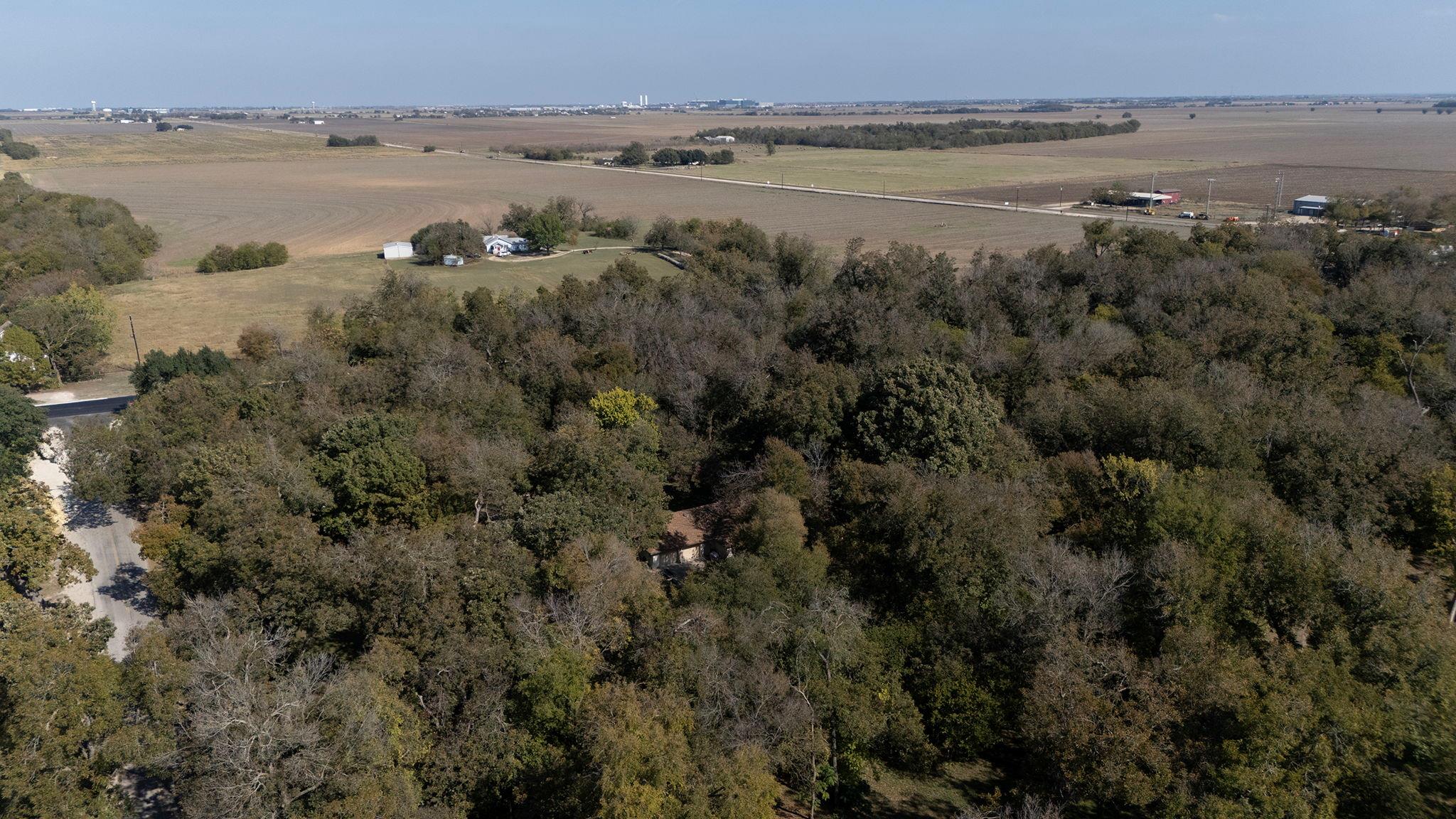 75 County Road 129, Taylor, TX 76574