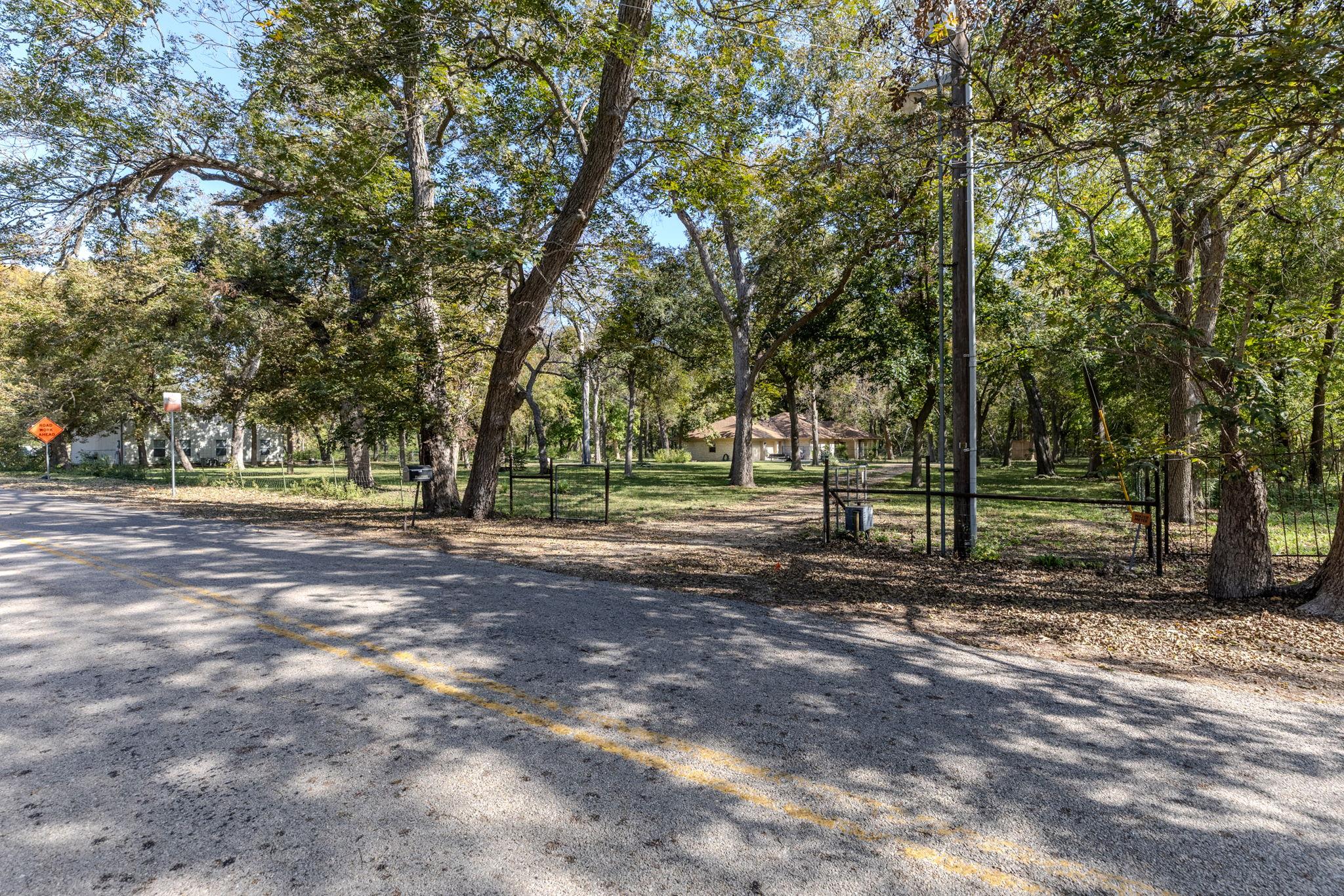 75 County Road 129, Taylor, TX 76574