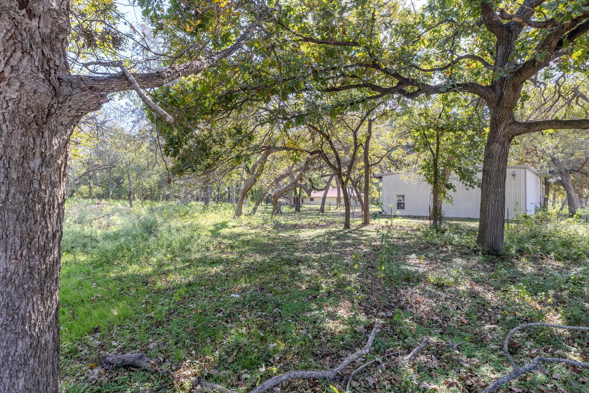 75 County Road 129, Taylor, TX 76574
