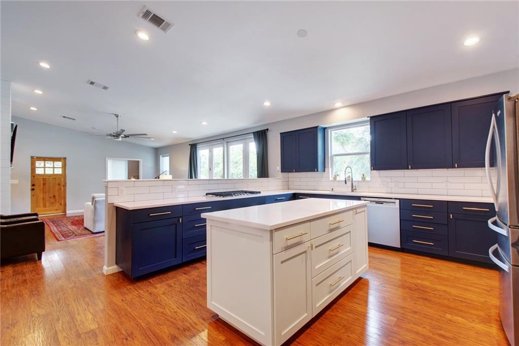 2604 N Shields Dr, Austin, TX 78727