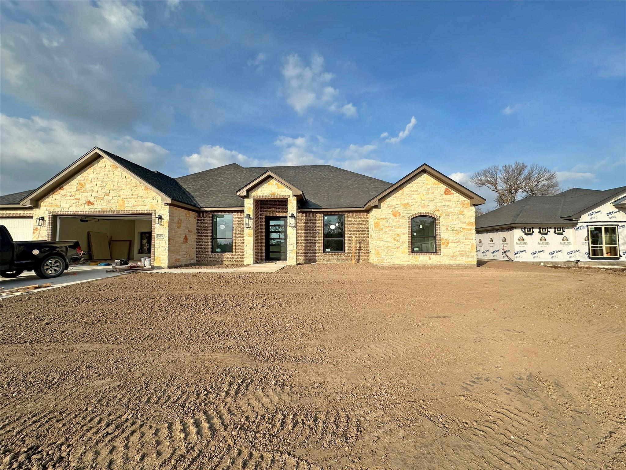 818 Eagle Heights Dr, Salado, TX 76571