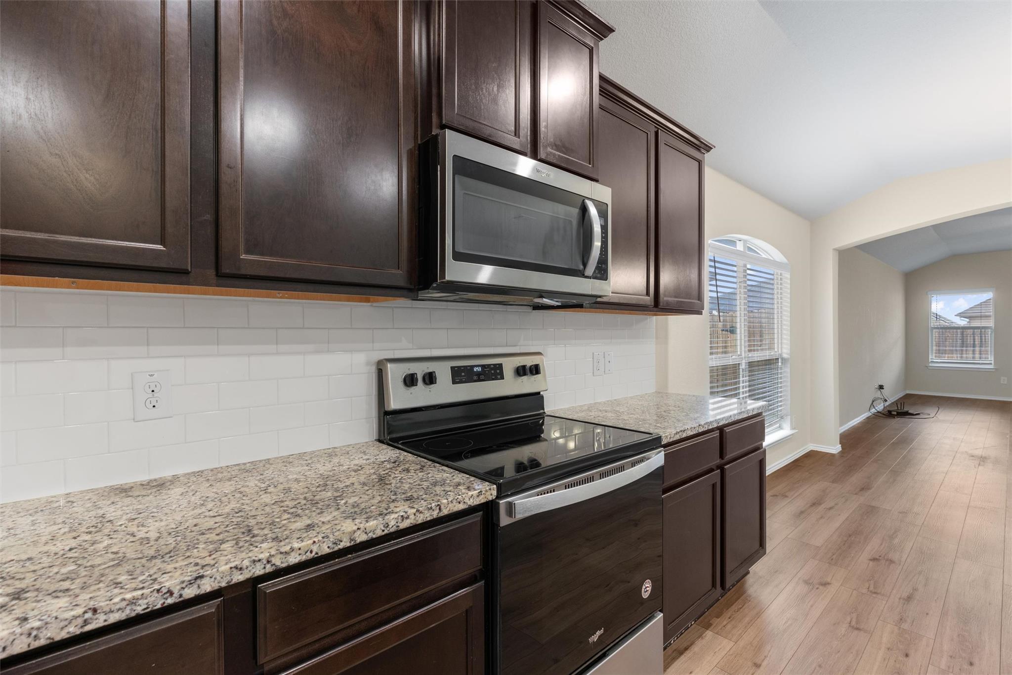 227 Reagor Dr, Taylor, TX 76574