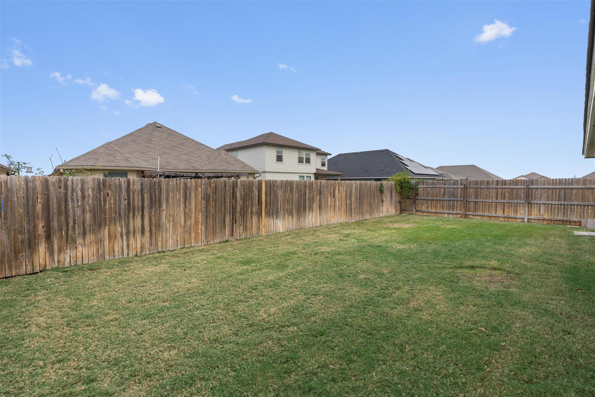 227 Reagor Dr, Taylor, TX 76574