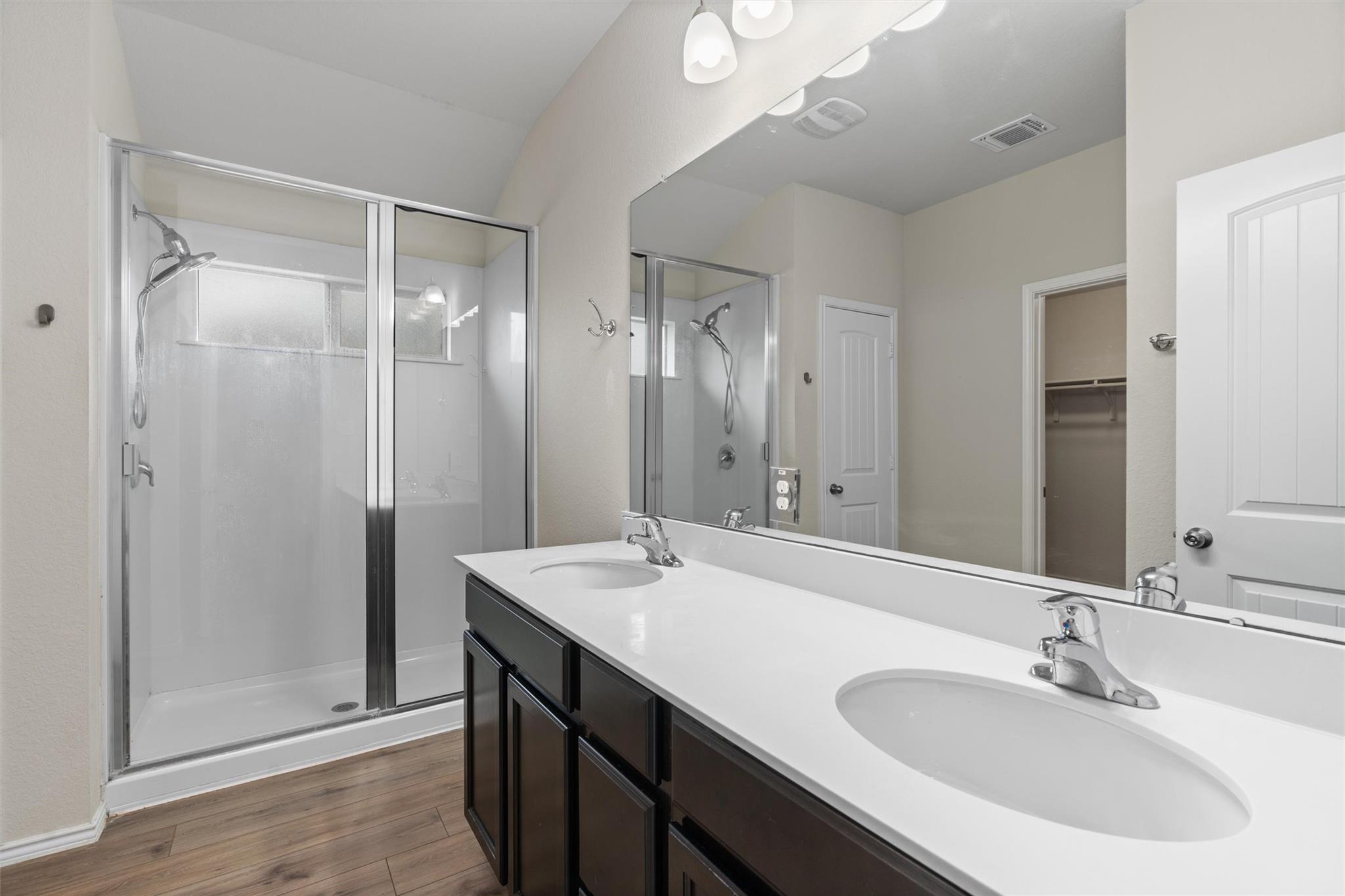 227 Reagor Dr, Taylor, TX 76574