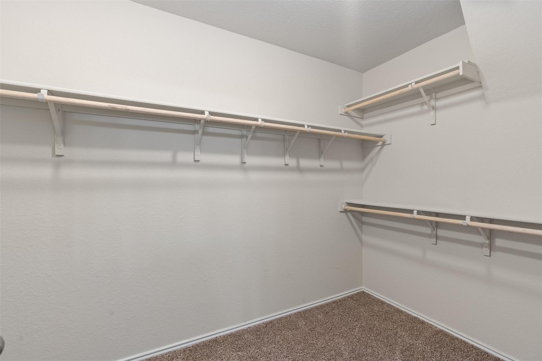 227 Reagor Dr, Taylor, TX 76574