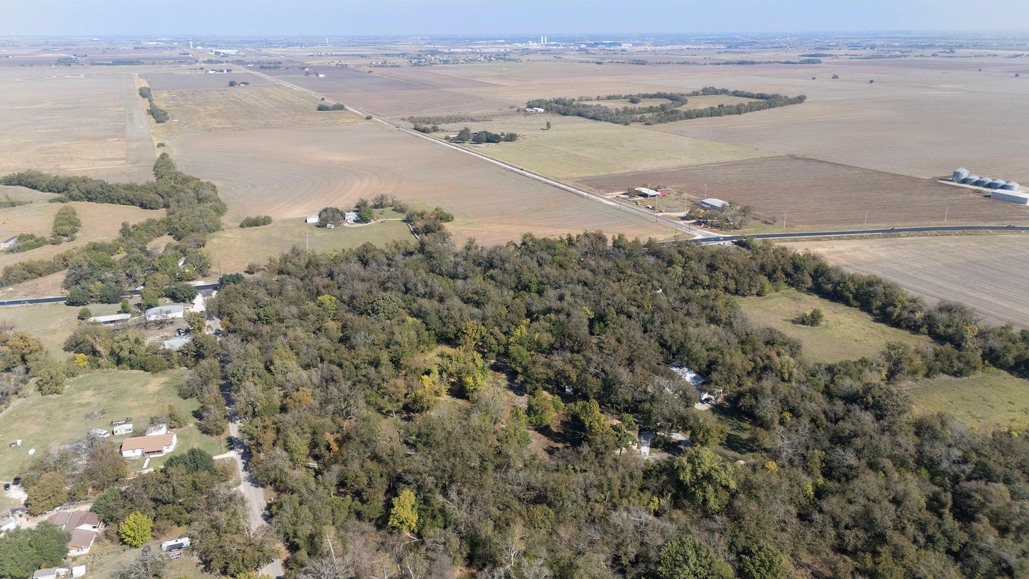 75 County Road 129, Taylor, TX 76574