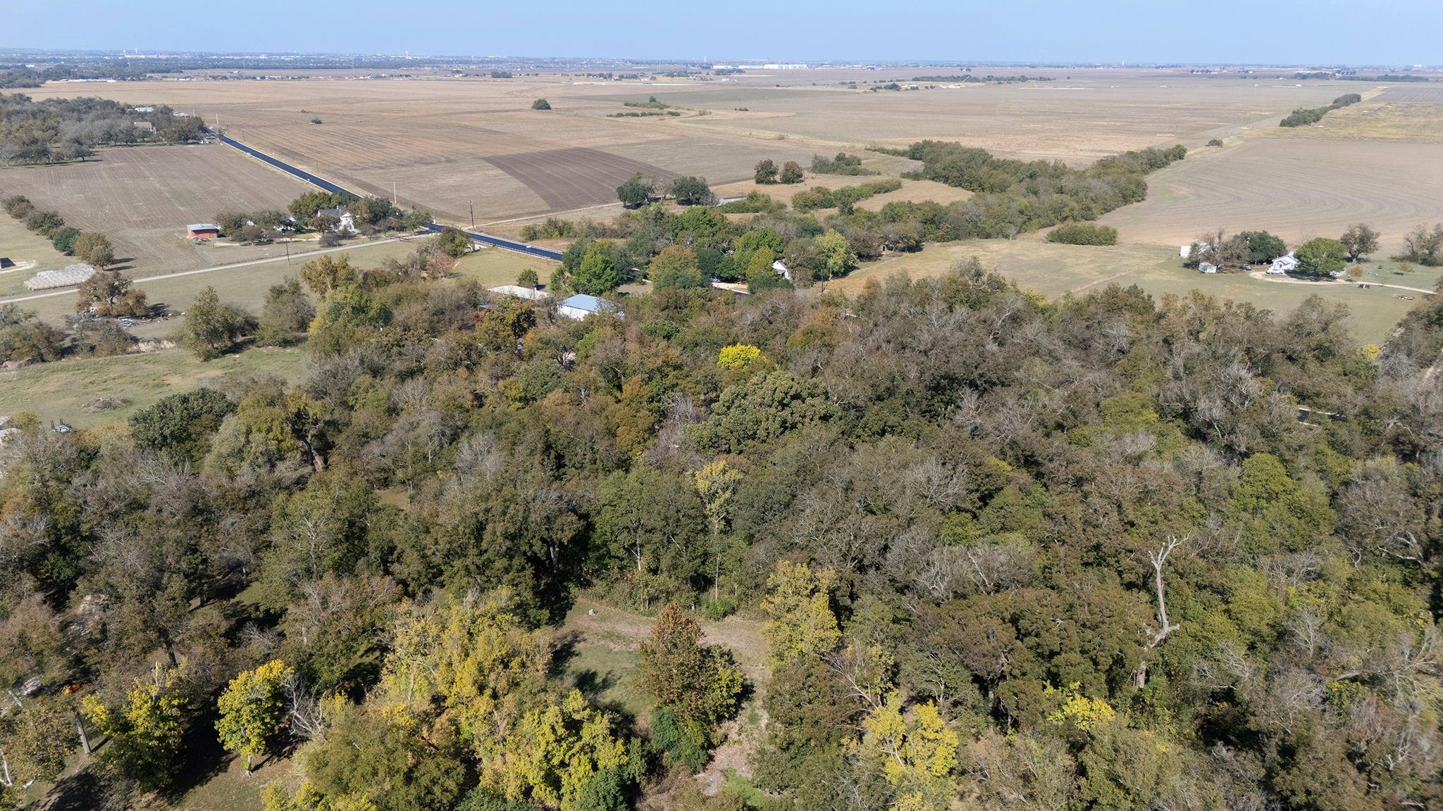 75 County Road 129, Taylor, TX 76574