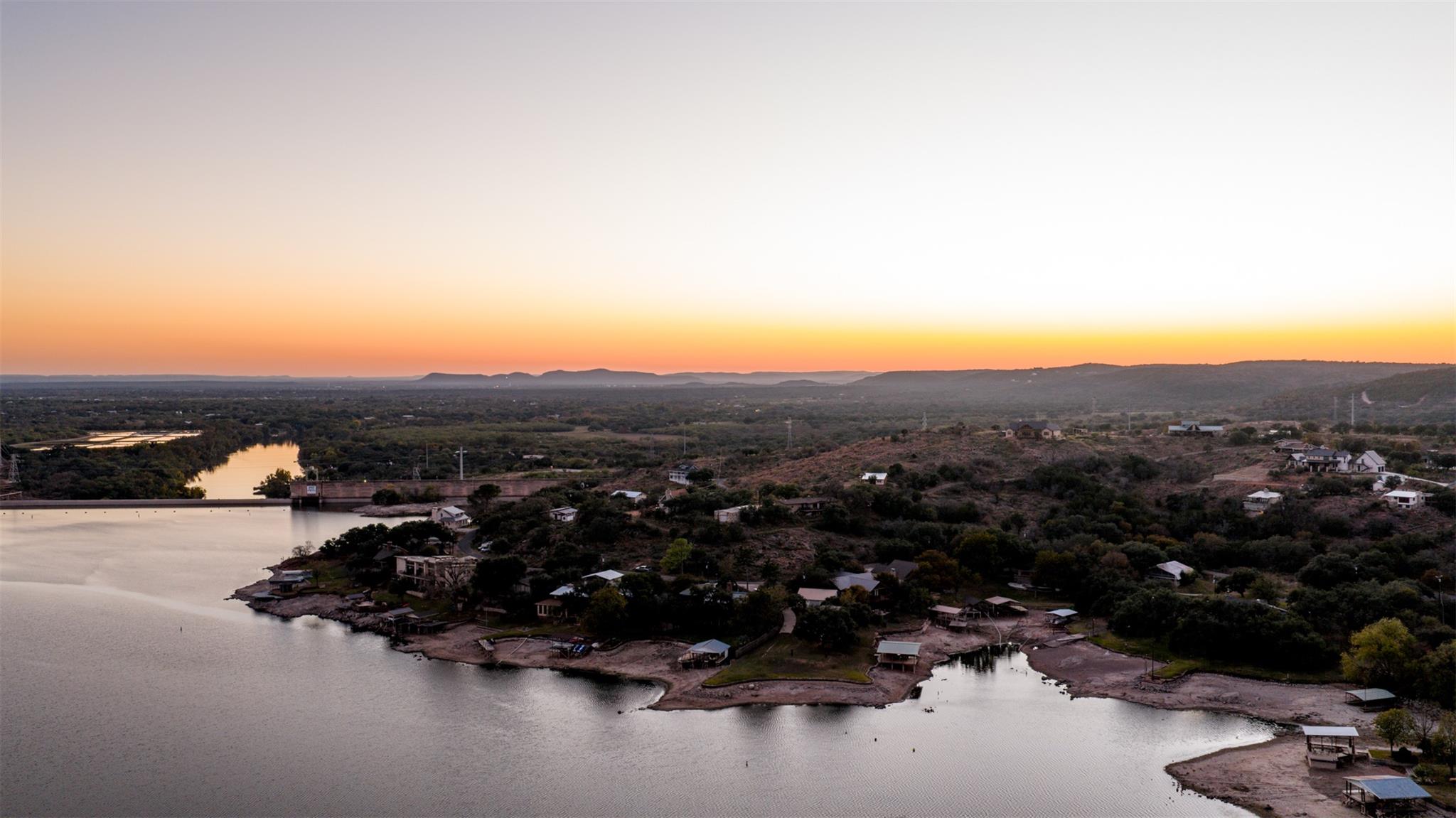 1002 S Rockwood Dr, Buchanan Dam, TX 78609