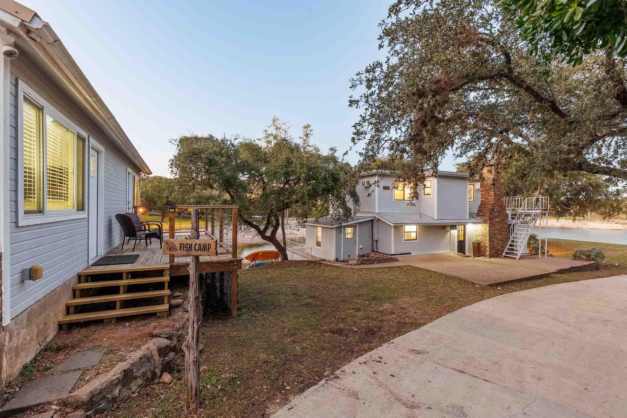 1002 S Rockwood Dr, Buchanan Dam, TX 78609