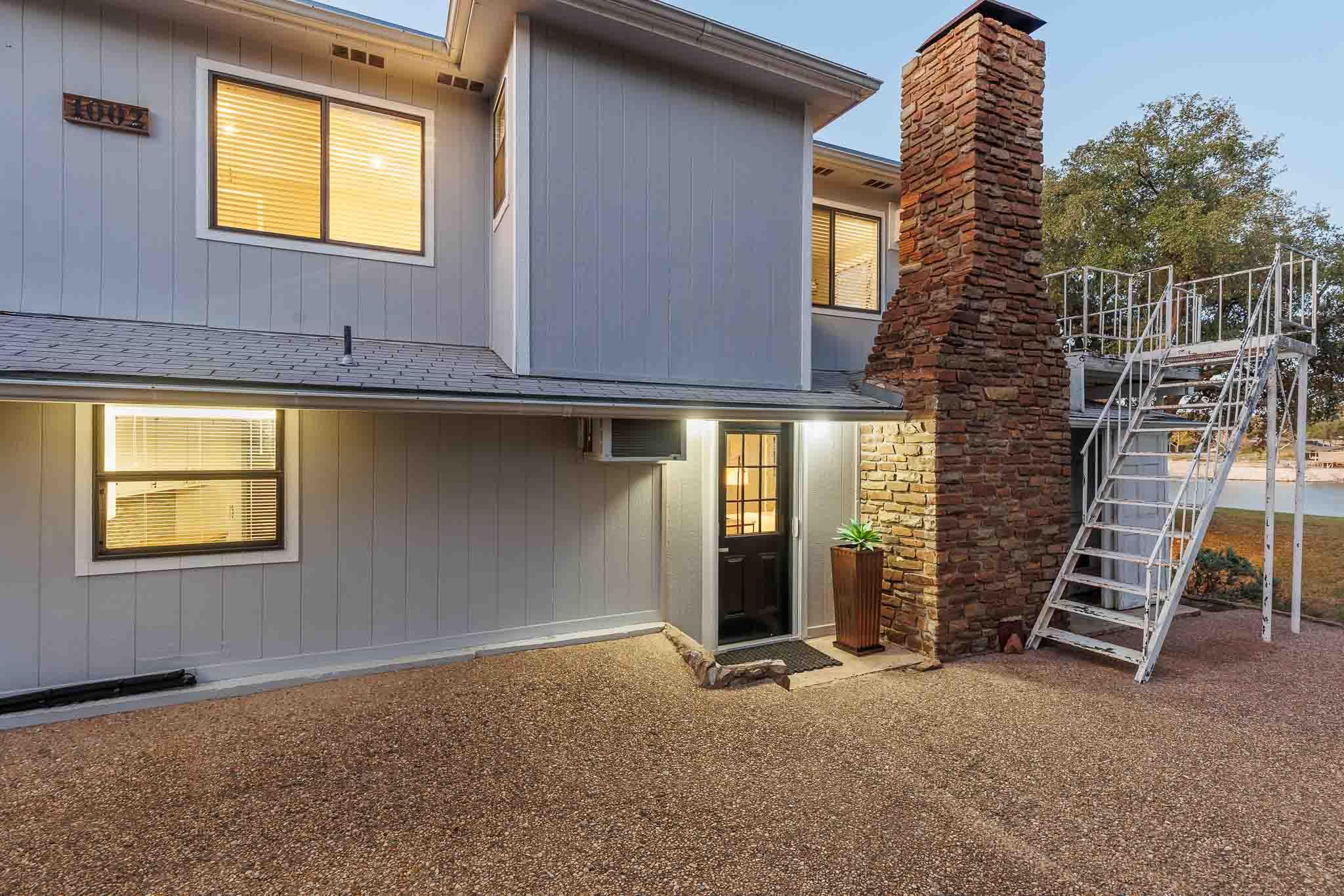 1002 S Rockwood Dr, Buchanan Dam, TX 78609