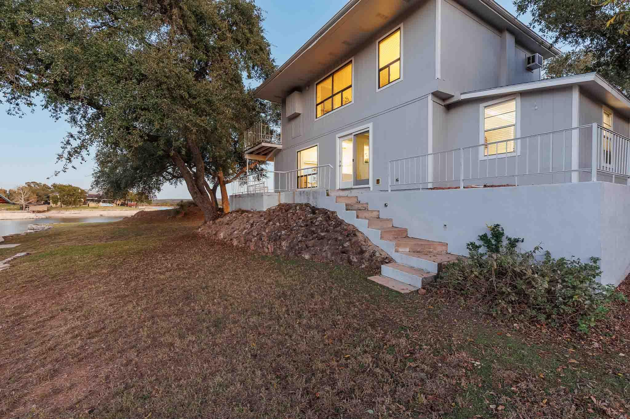 1002 S Rockwood Dr, Buchanan Dam, TX 78609