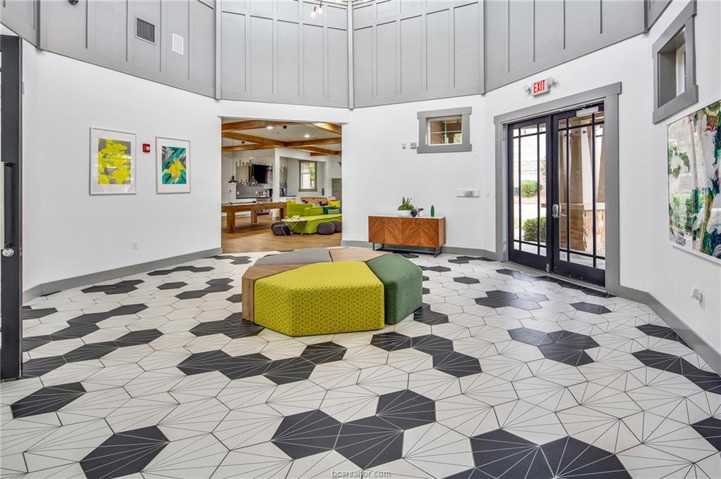 1725 Harvey Mitchell Pkwy S # 1328, College Station, TX 77840