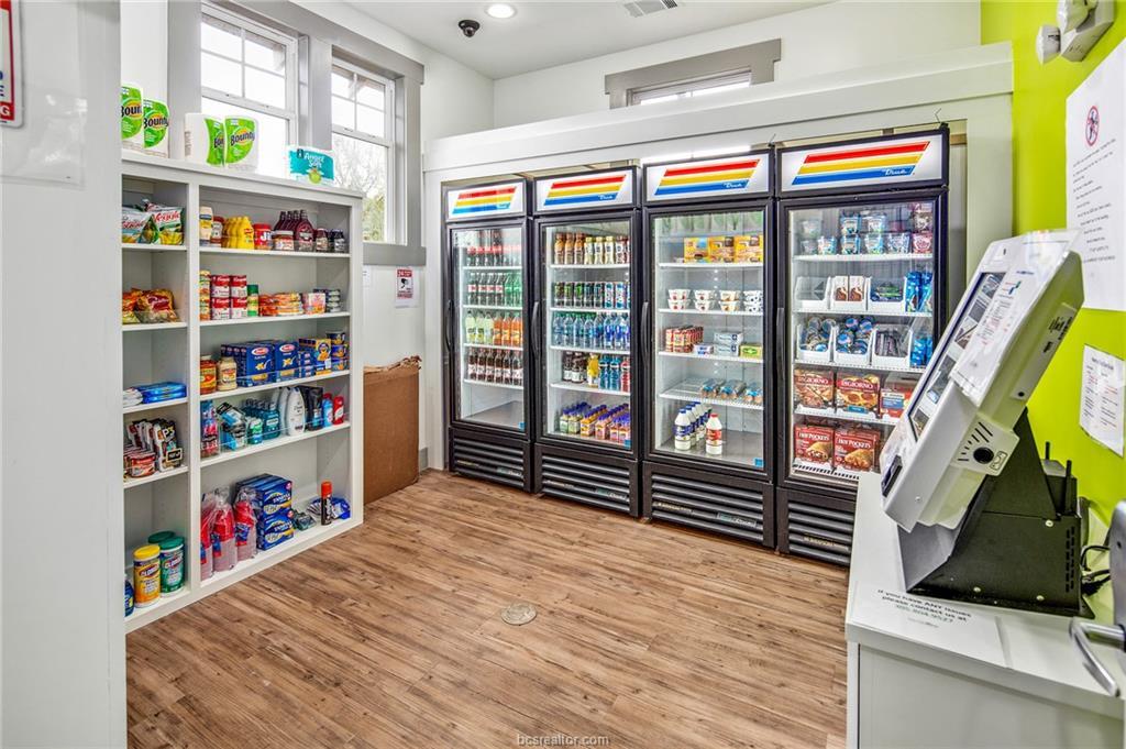 1725 Harvey Mitchell Pkwy S # 1328, College Station, TX 77840