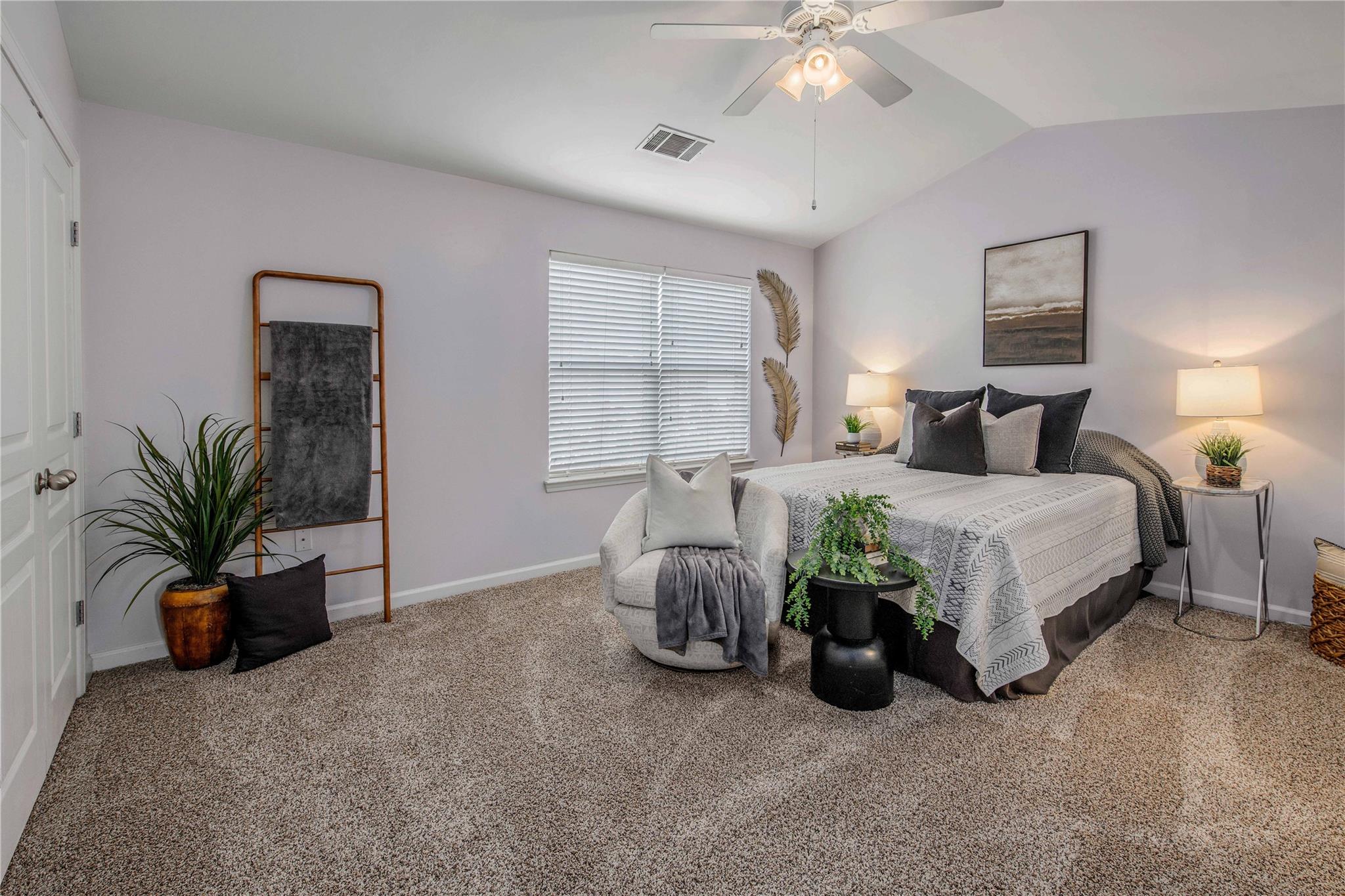 1725 Harvey Mitchell Pkwy S # 1328, College Station, TX 77840