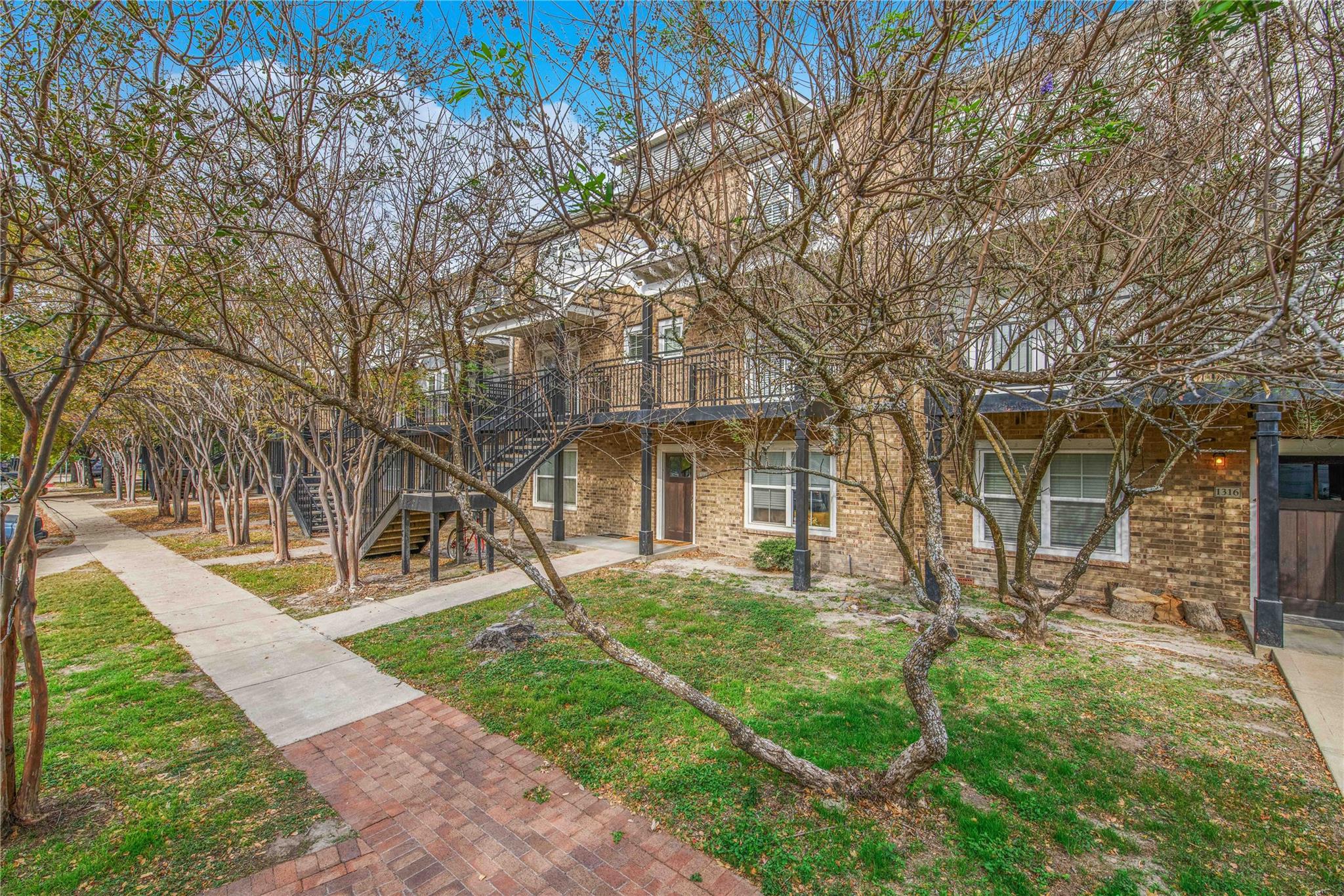 1725 Harvey Mitchell Pkwy S # 1328, College Station, TX 77840