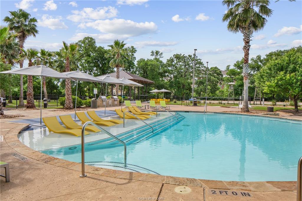 1725 Harvey Mitchell Pkwy S # 1328, College Station, TX 77840