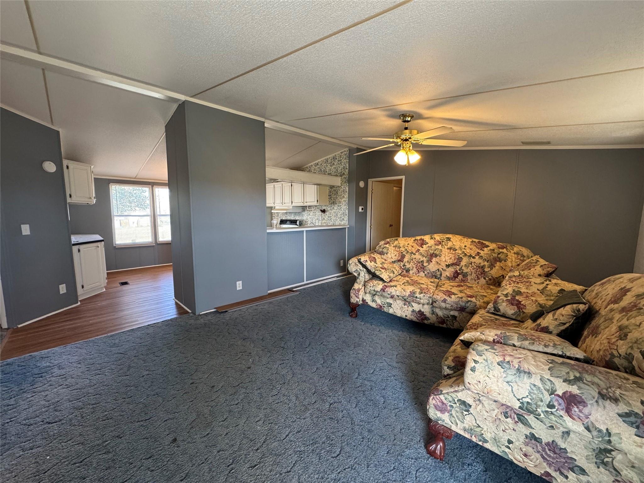 114 Speir Ln # B, Elgin, TX 78621