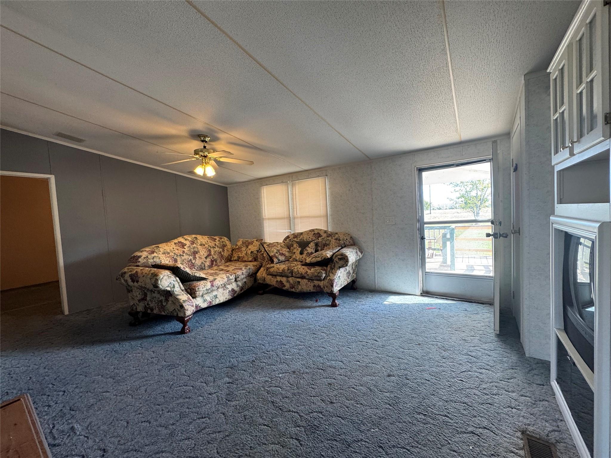 114 Speir Ln # B, Elgin, TX 78621