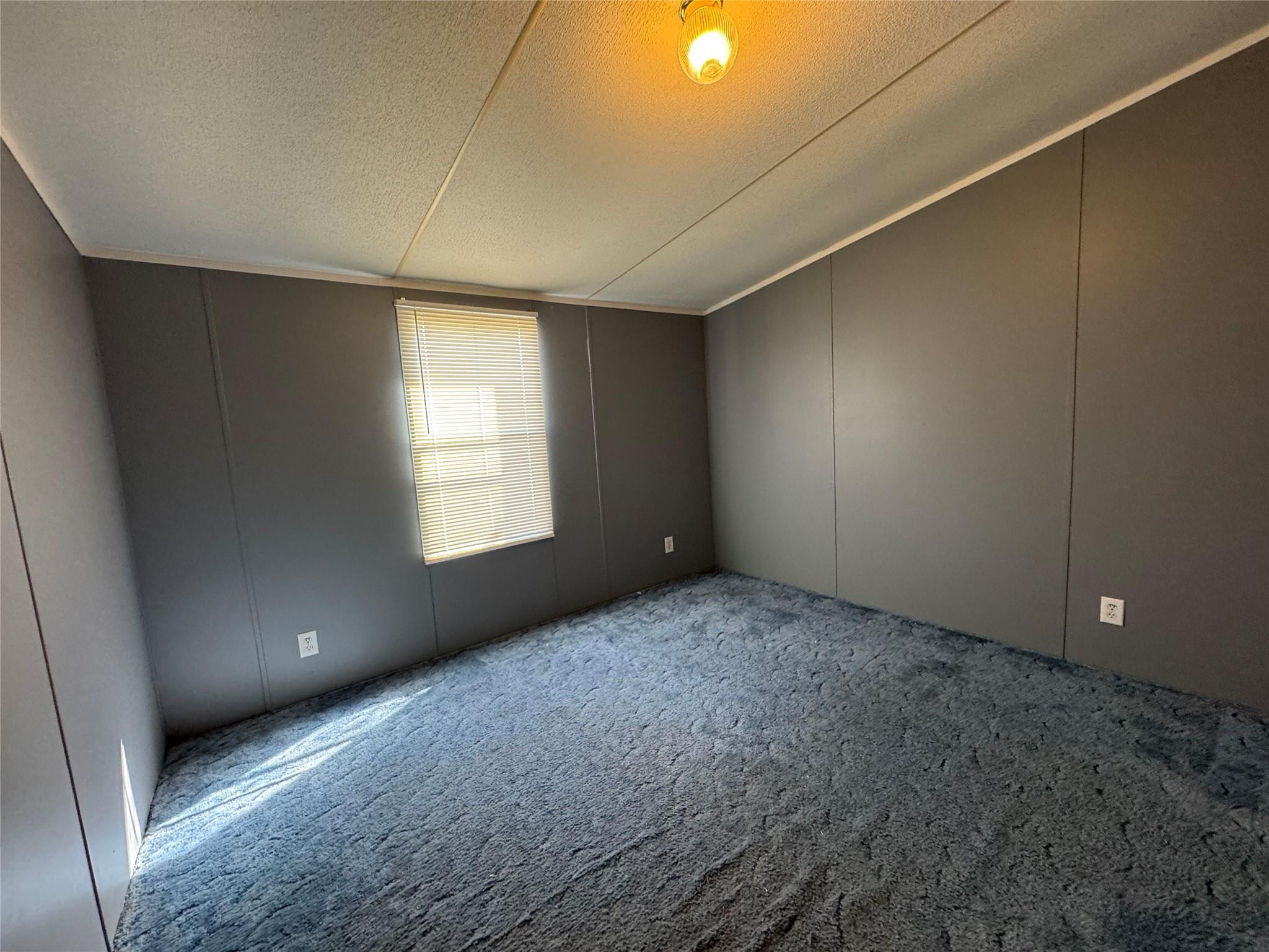 114 Speir Ln # B, Elgin, TX 78621