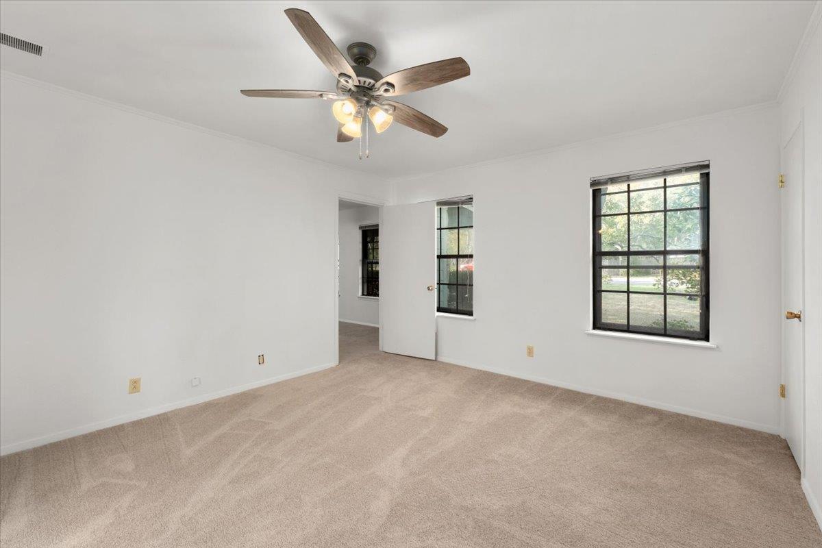 12501 Shady Acres Dr, Buda, TX 78610