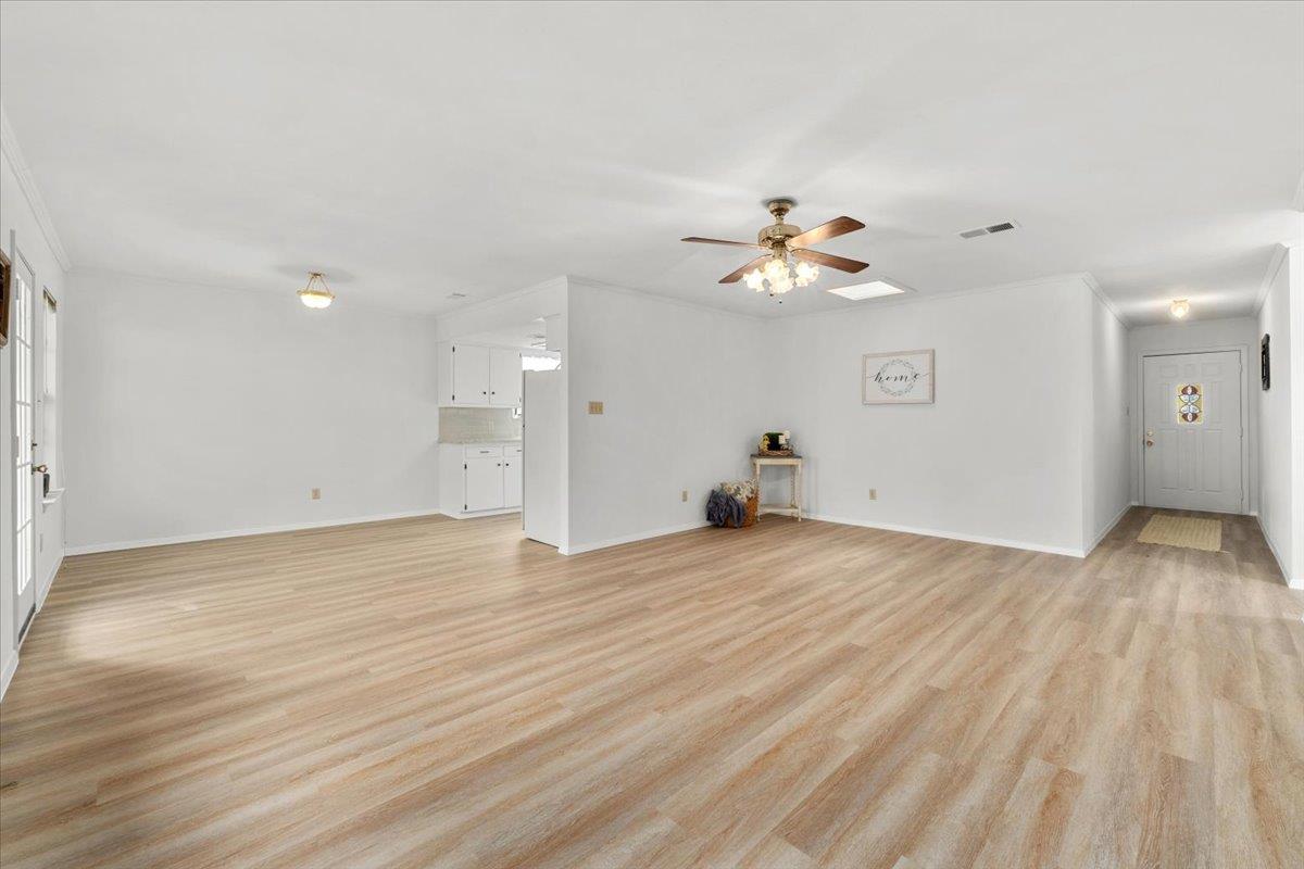 12501 Shady Acres Dr, Buda, TX 78610