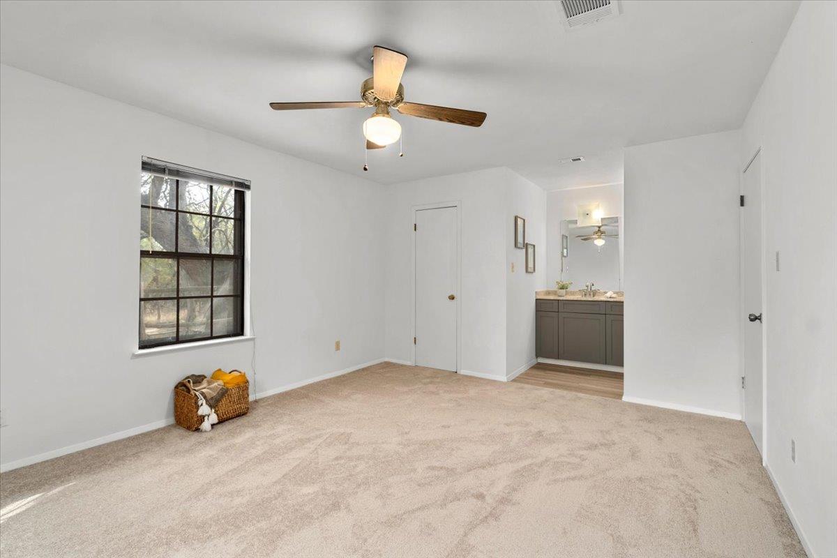 12501 Shady Acres Dr, Buda, TX 78610