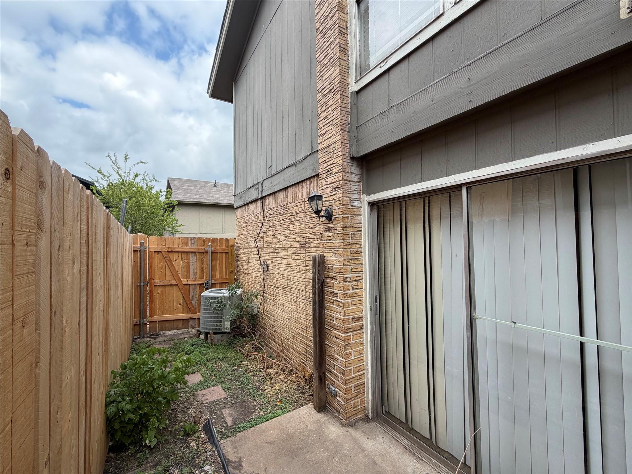 1210 Southport Dr # B, Austin, TX 78704