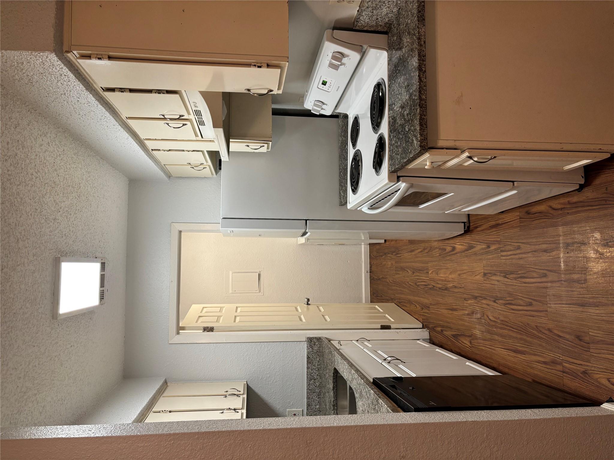 1210 Southport Dr # B, Austin, TX 78704