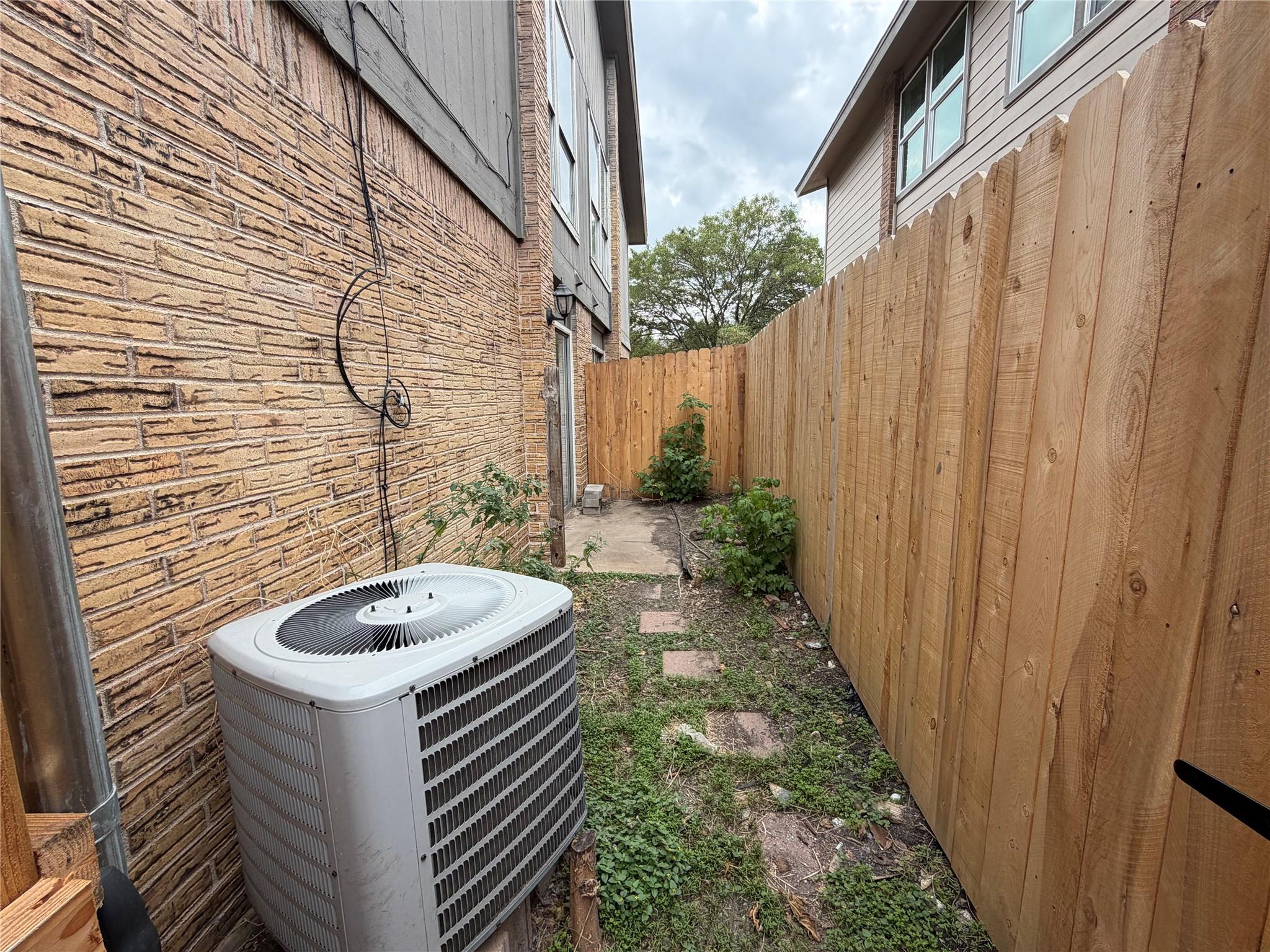 1210 Southport Dr # B, Austin, TX 78704