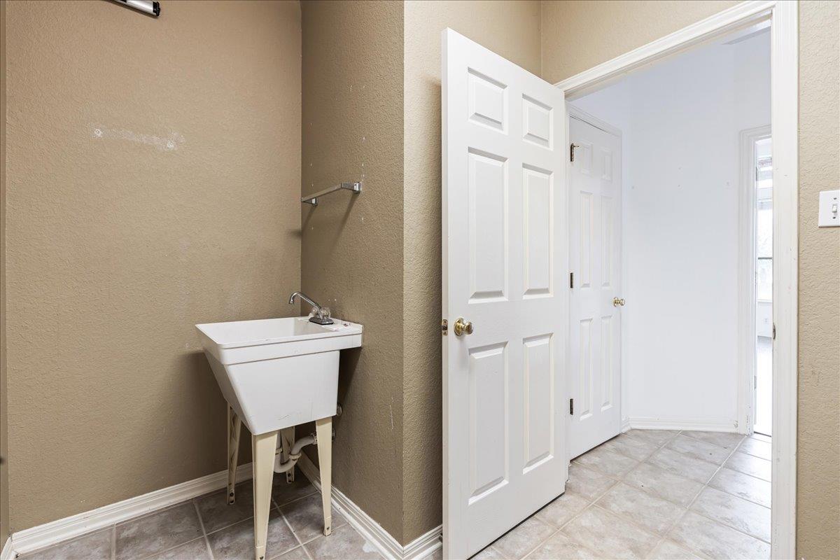 1253 Fall Creek Loop, Cedar Park, TX 78613