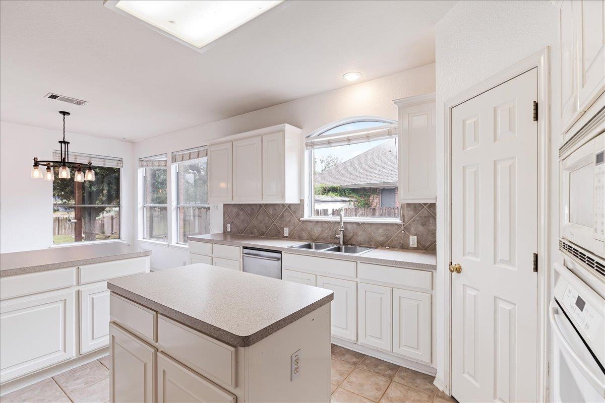 1253 Fall Creek Loop, Cedar Park, TX 78613