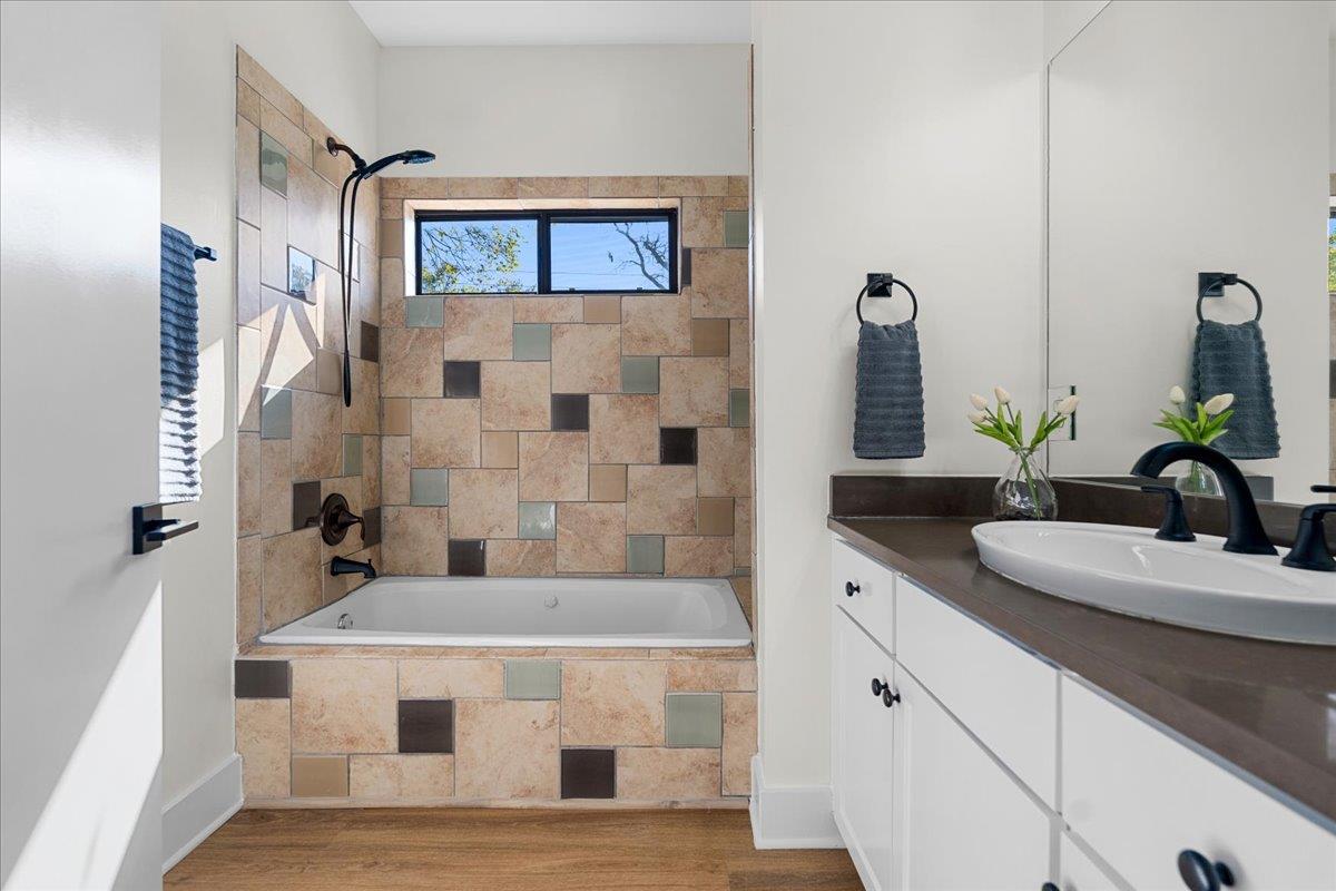 2022 E 2nd St, Austin, TX 78702