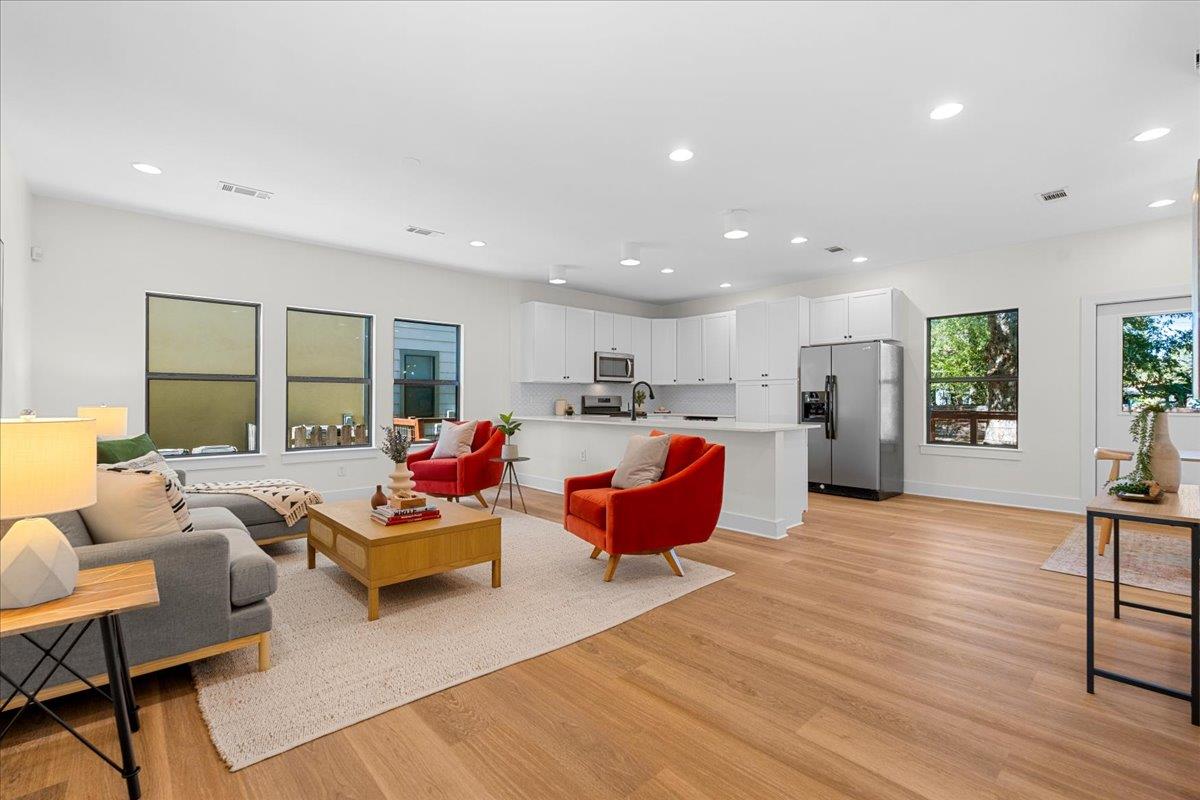 2022 E 2nd St, Austin, TX 78702