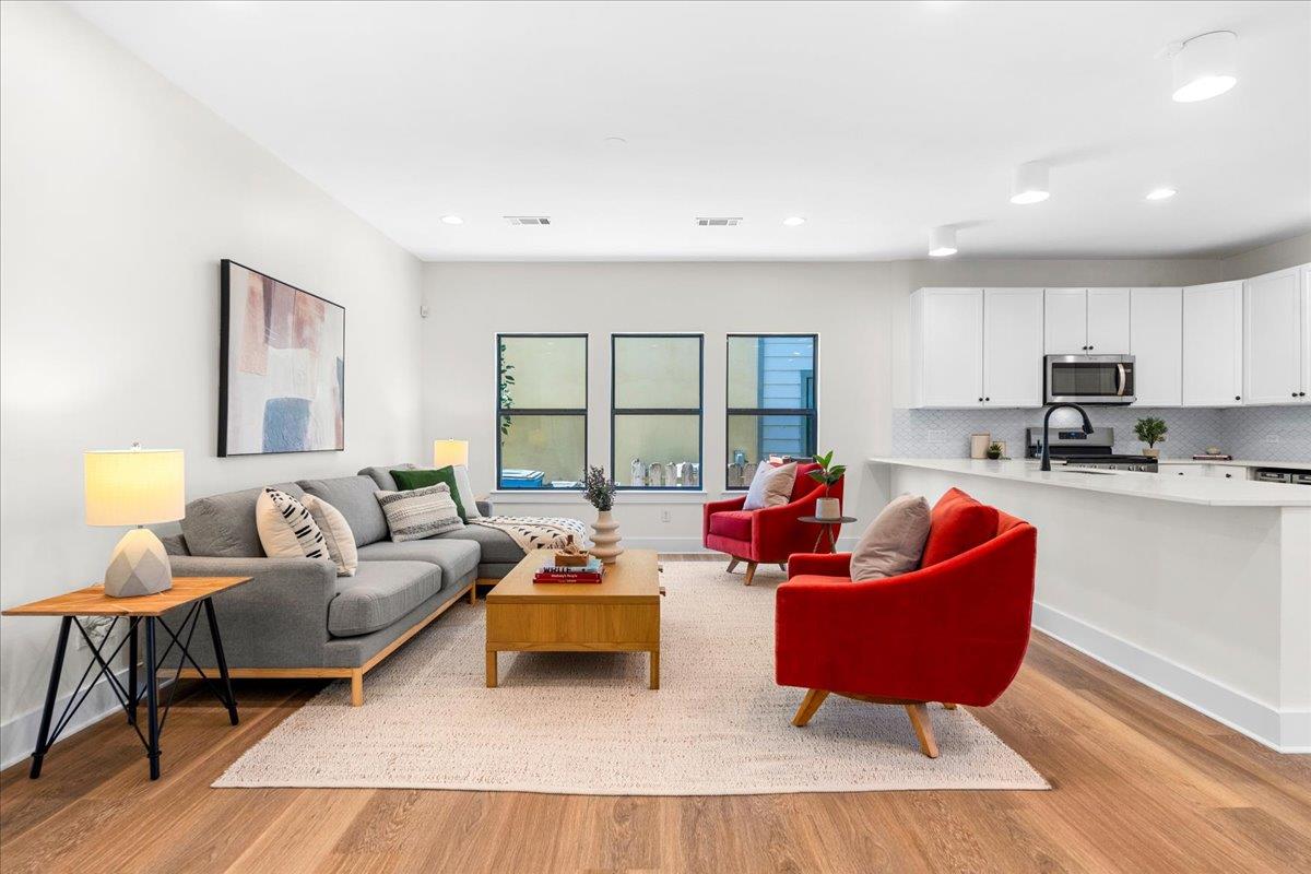 2022 E 2nd St, Austin, TX 78702