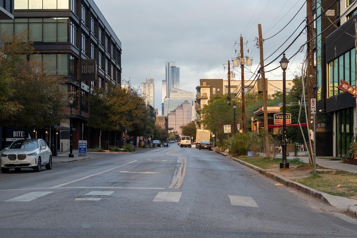 2022 E 2nd St, Austin, TX 78702