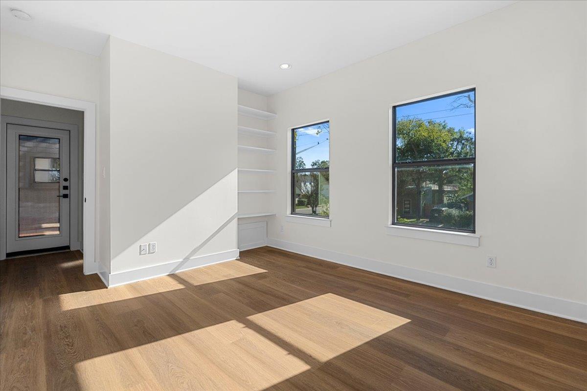 2022 E 2nd St, Austin, TX 78702