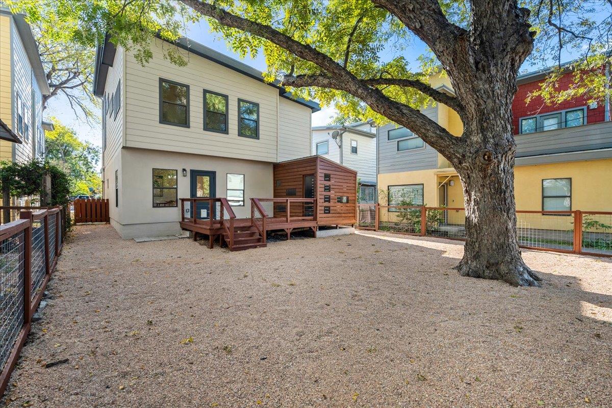 2022 E 2nd St, Austin, TX 78702