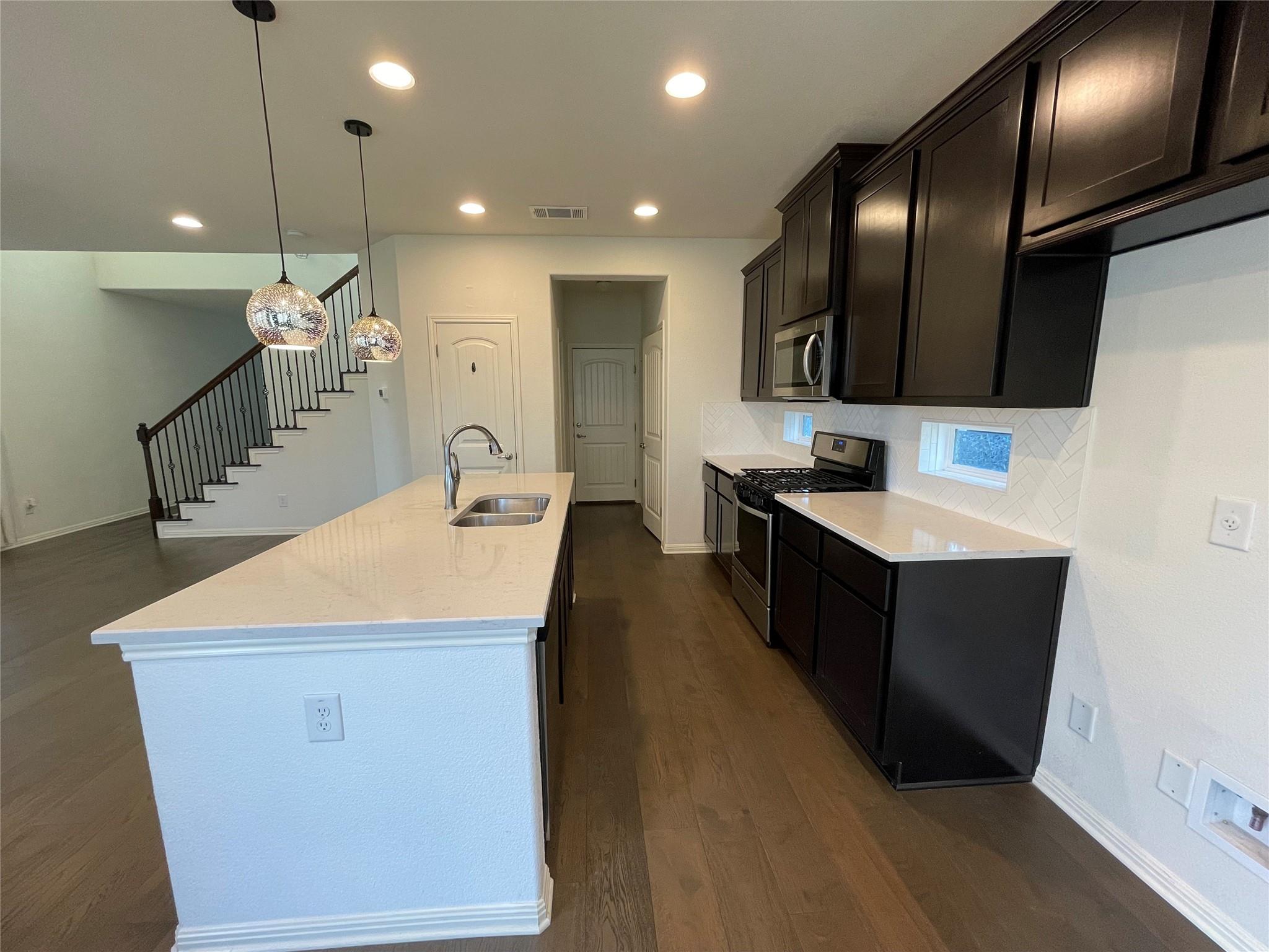 142 Simon, Kyle, TX 78640