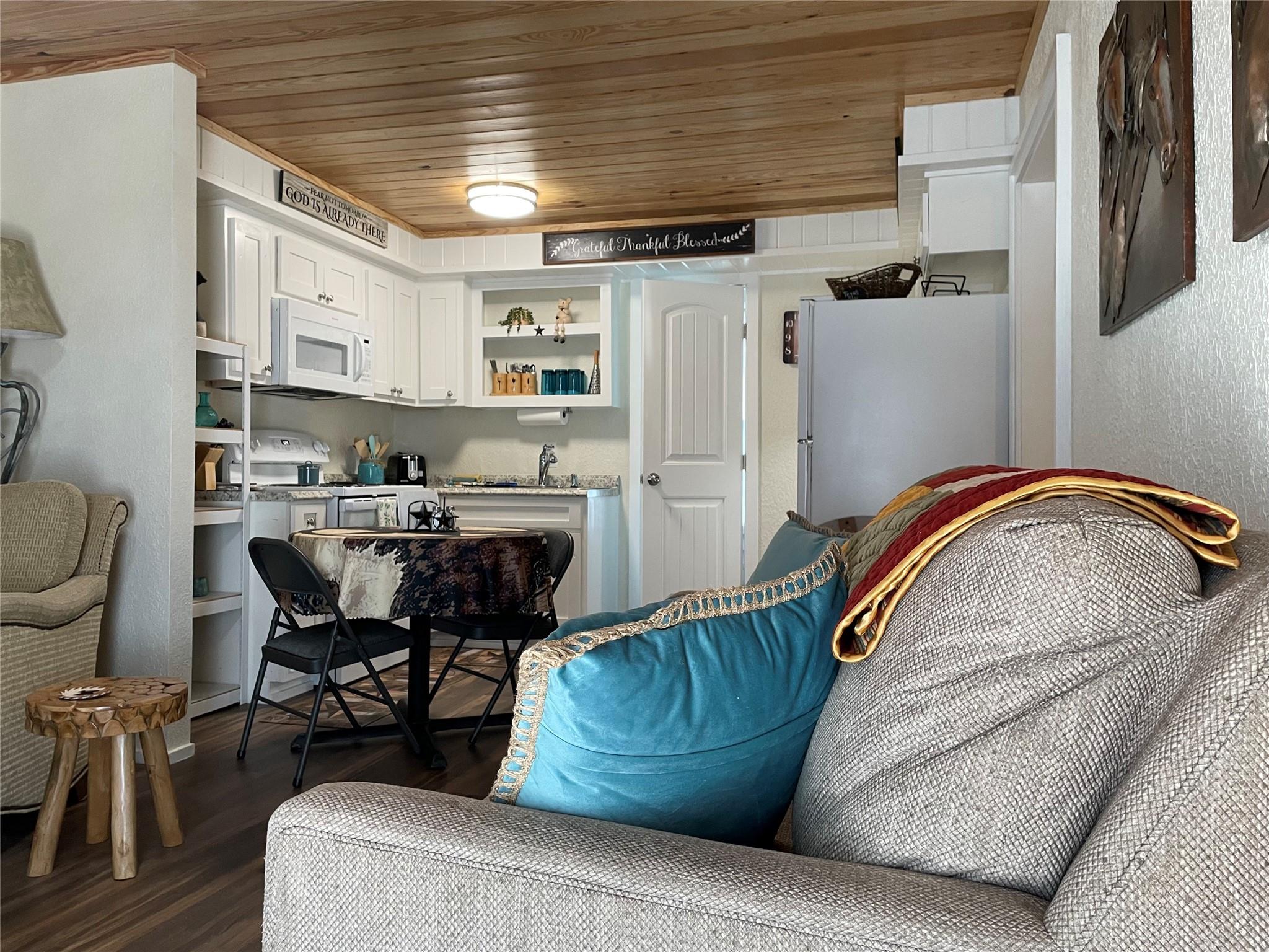 131 Alexander Dr # 10, Tow, TX 78672