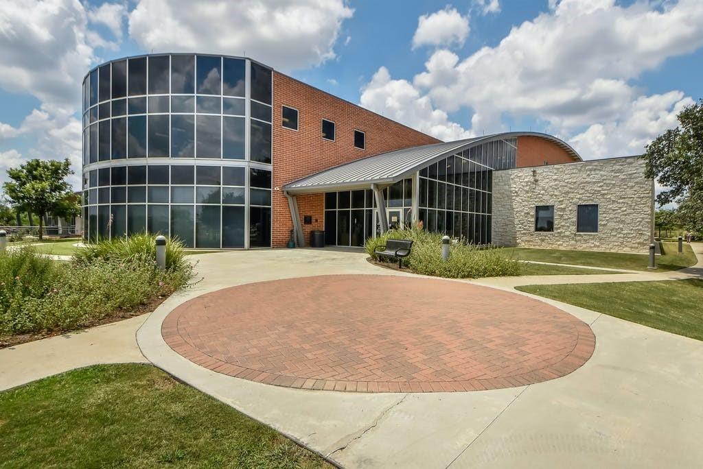 1707 Big Bend Dr, Cedar Park, TX 78613