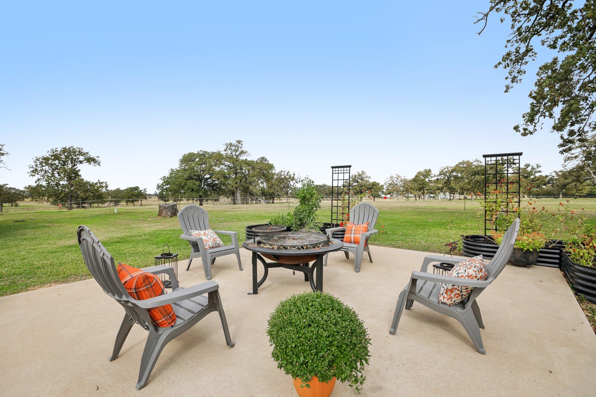 2160 County Road 305, Rockdale, TX 76567