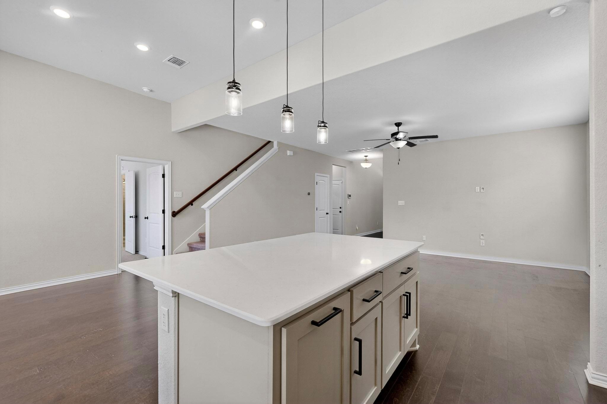 12605 Iron Bridge Dr, Manchaca, TX 78652