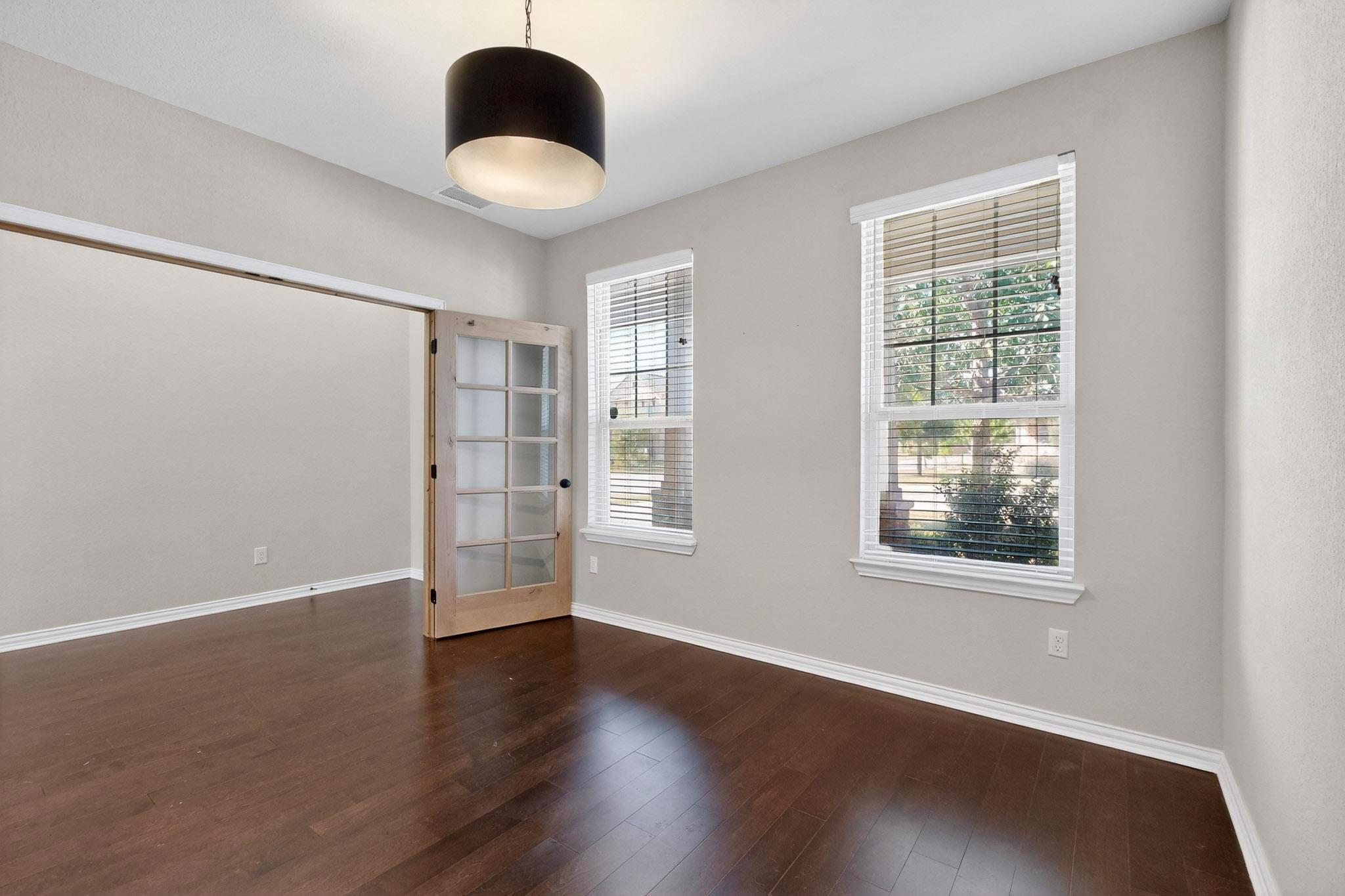 12605 Iron Bridge Dr, Manchaca, TX 78652