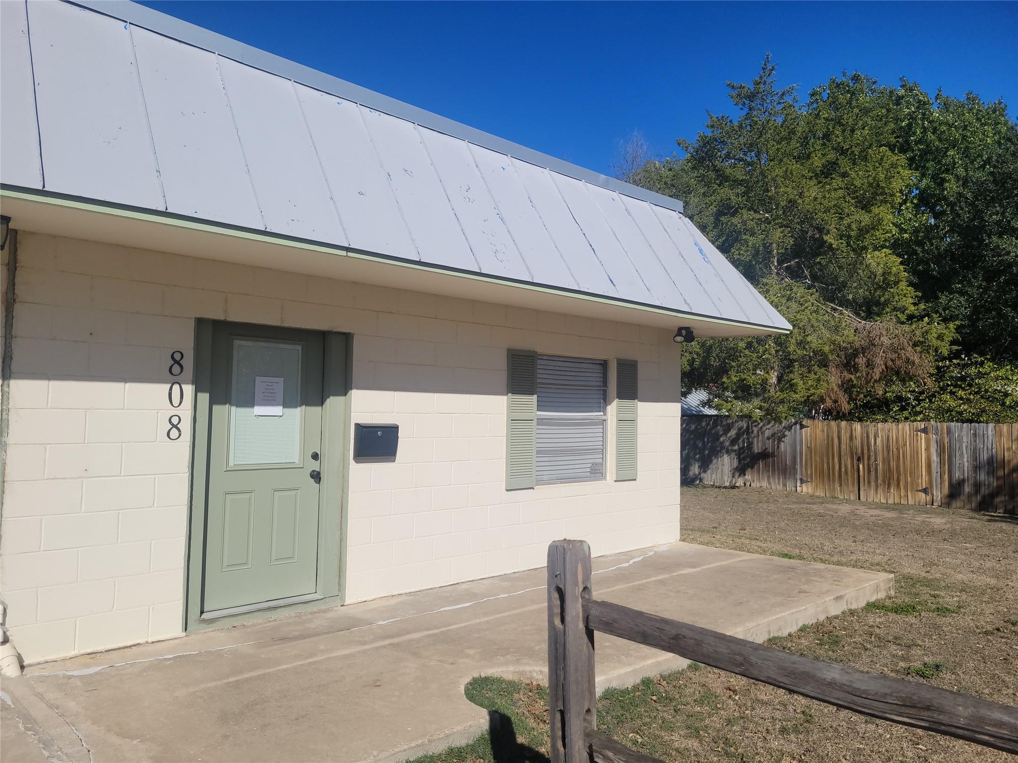 808 Spring St, Bastrop, TX 78602